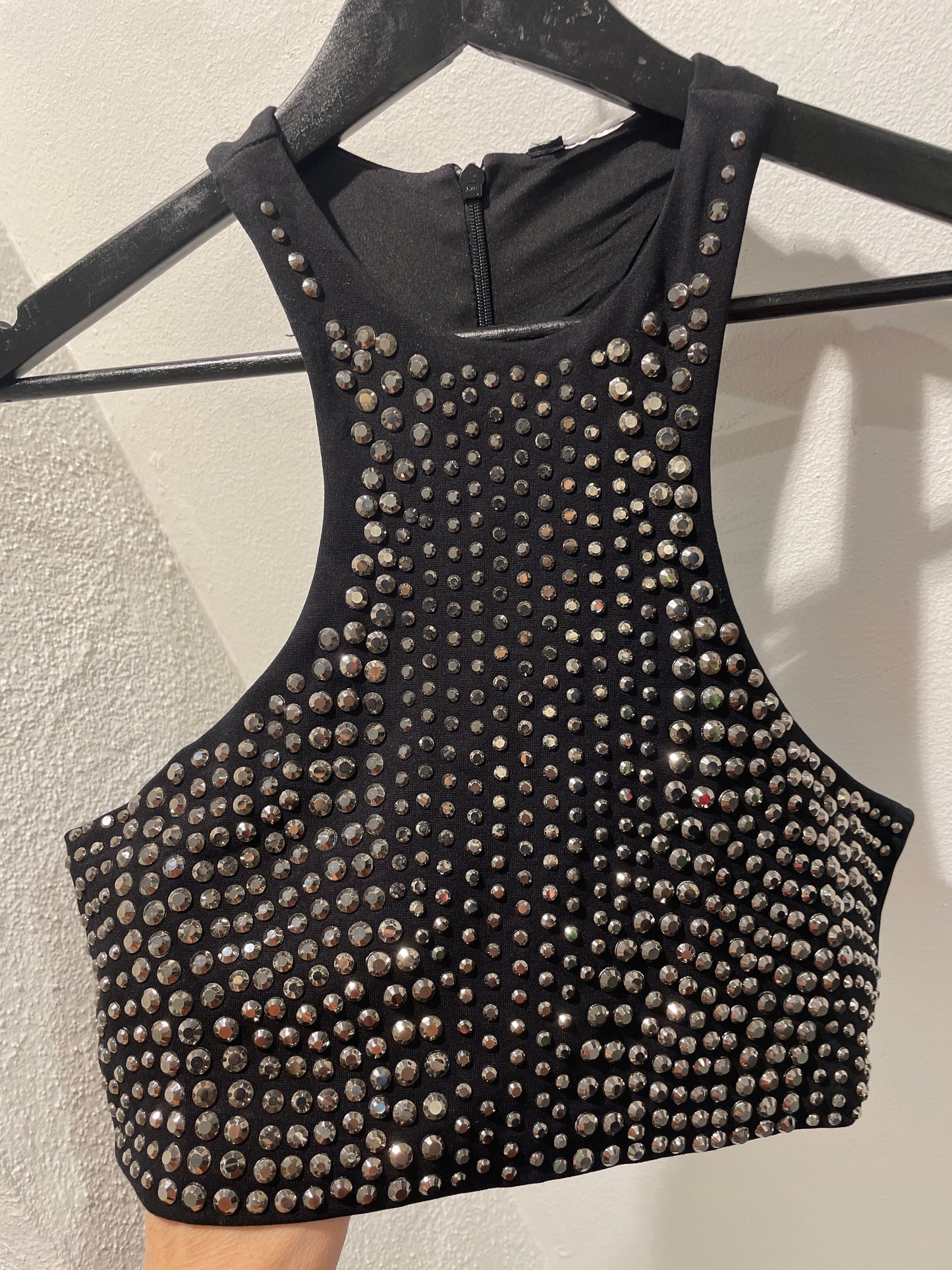 Cropped top - Black w. studs - Medinas Wardrobe - S