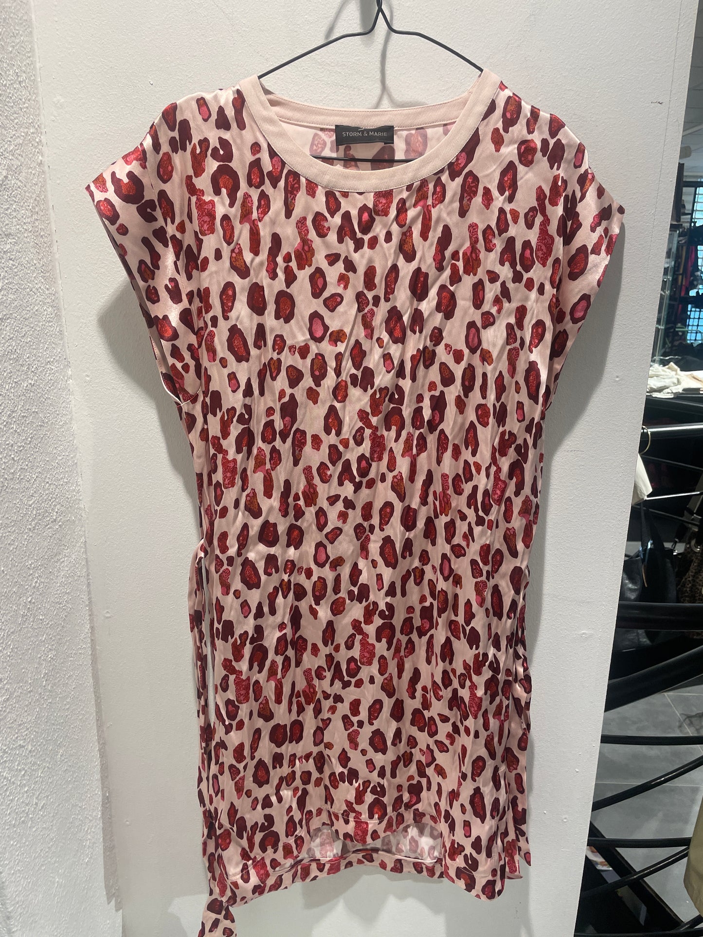 Storm & Marie - Dress - soft pink & burgundy leo - S/M - Medinas Wardrobe