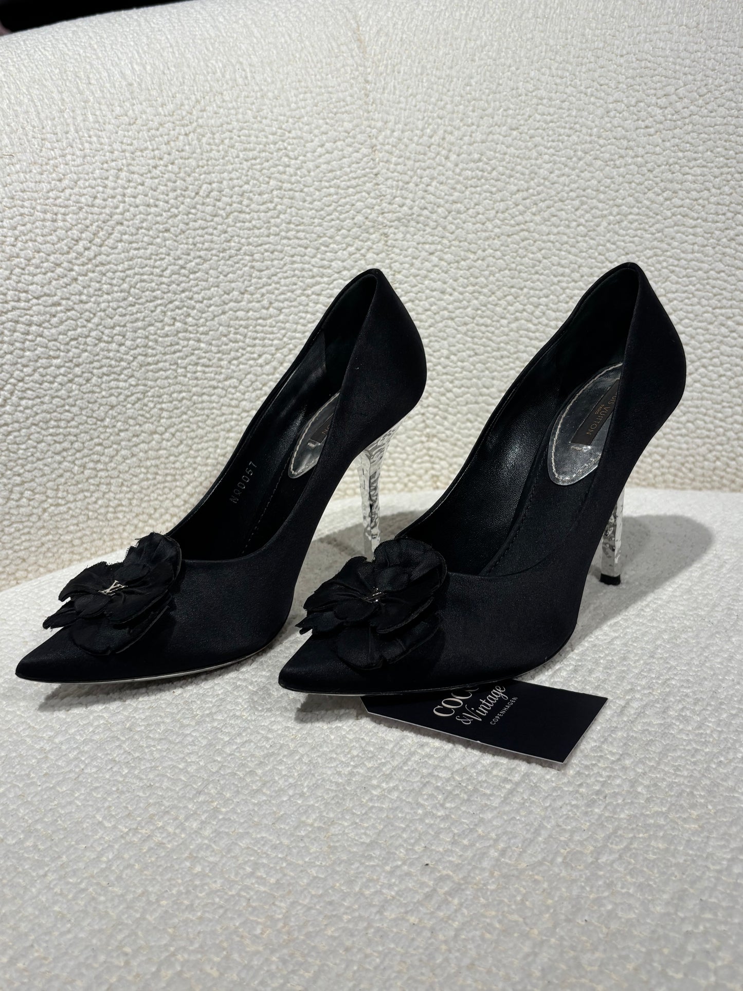 Louis Vuitton Heels – Metallic Heel & Satin with LV Logo - EU 38