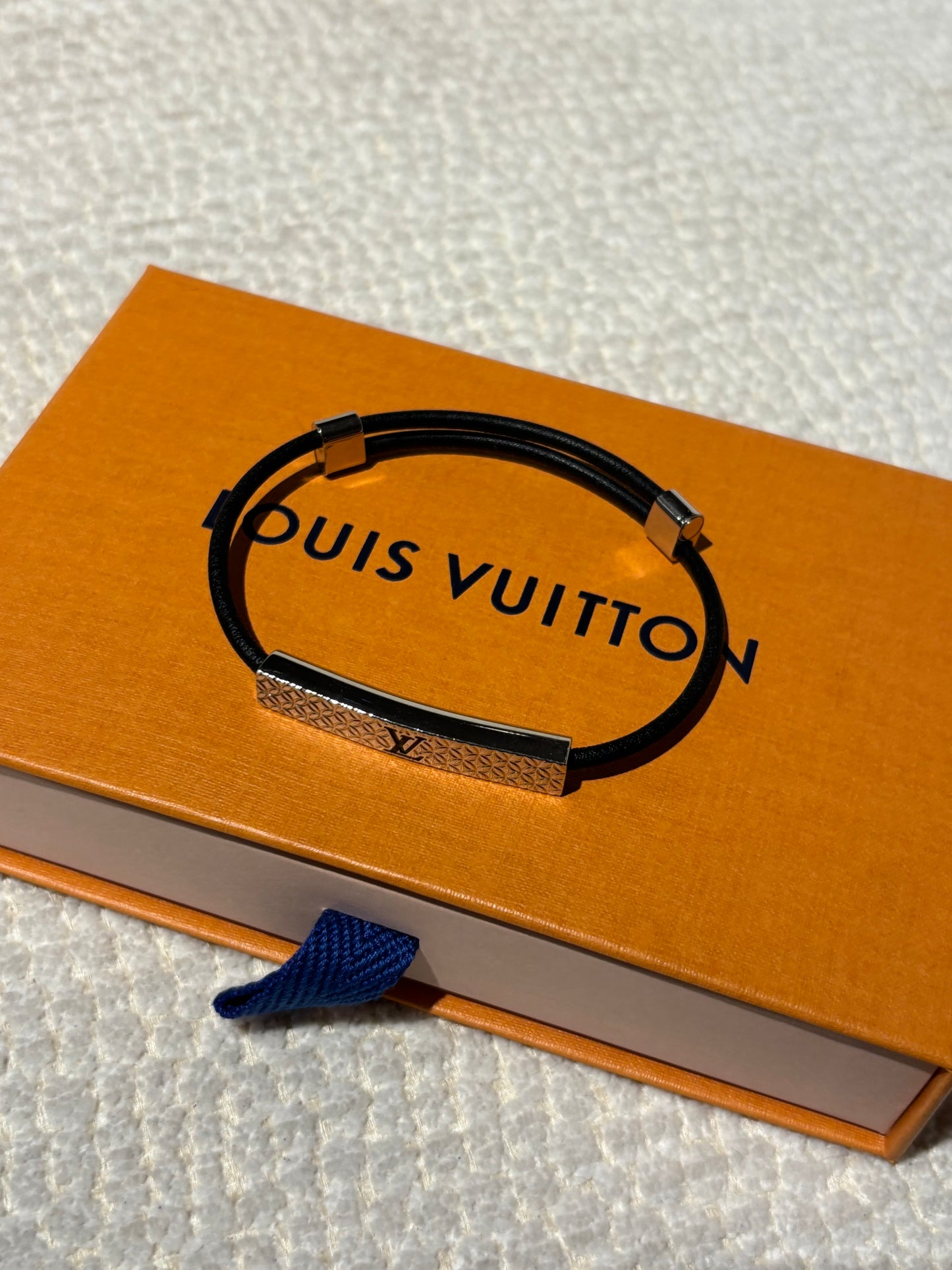 Louis Vuitton Champs-Élysées bracelet – Leather & Silver Logo