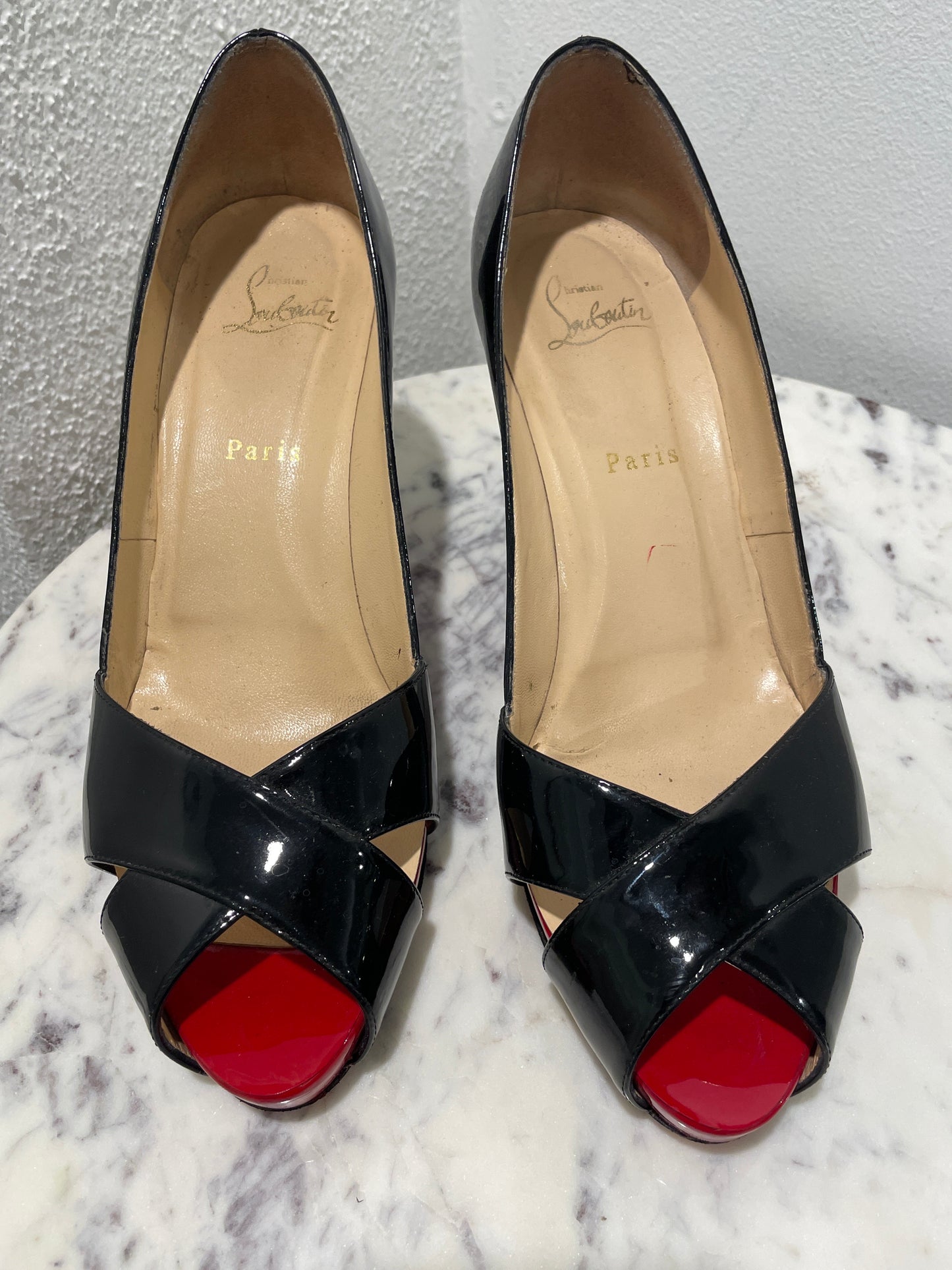 Christian Louboutin Shelley Pumps in Patent Leather – 40,5