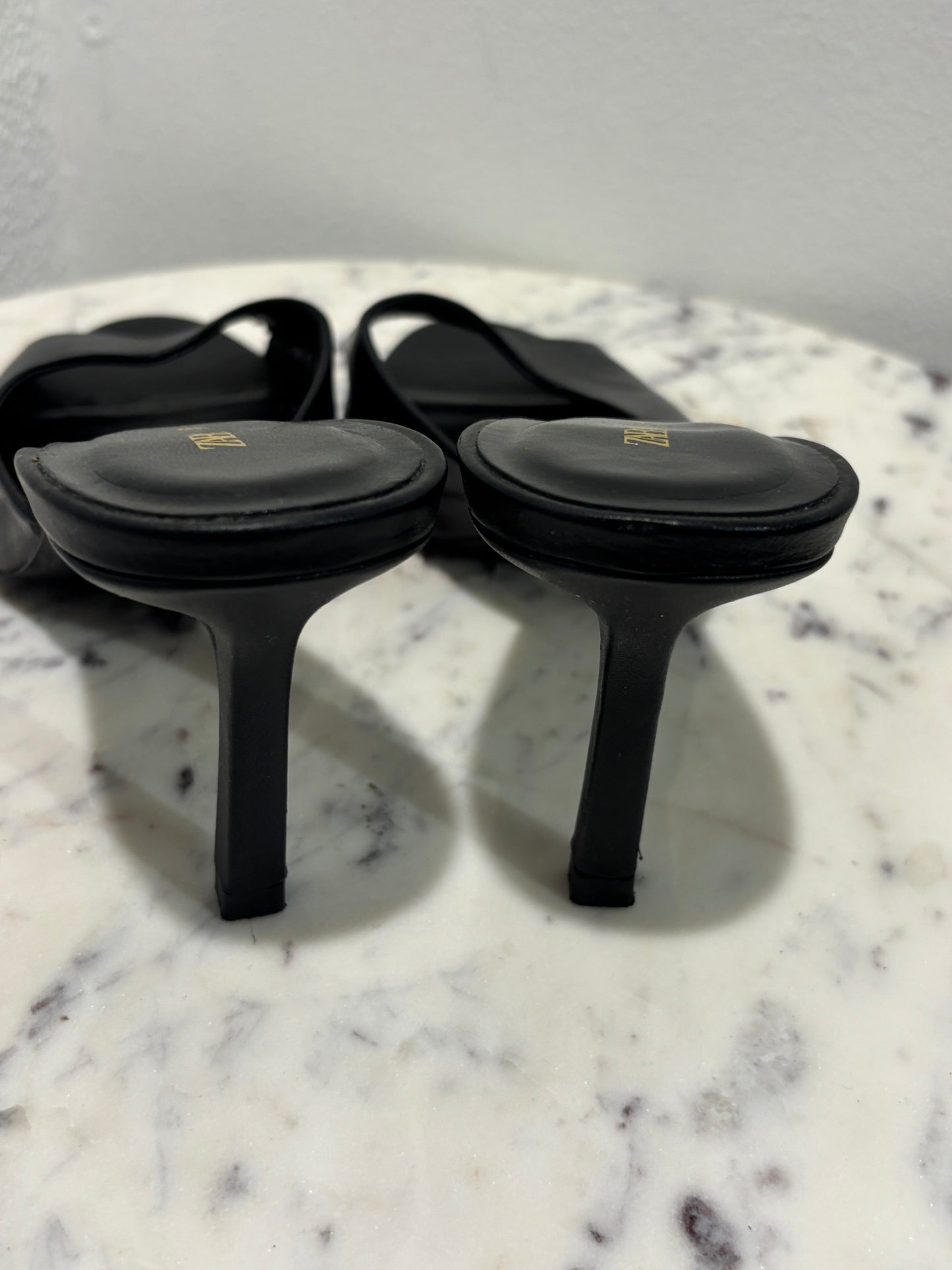 Zara - Heeled mules - Black - 39 - Medinas Wardrobe