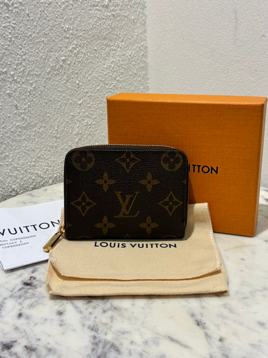 Louis Vuitton - Zippy Wallet