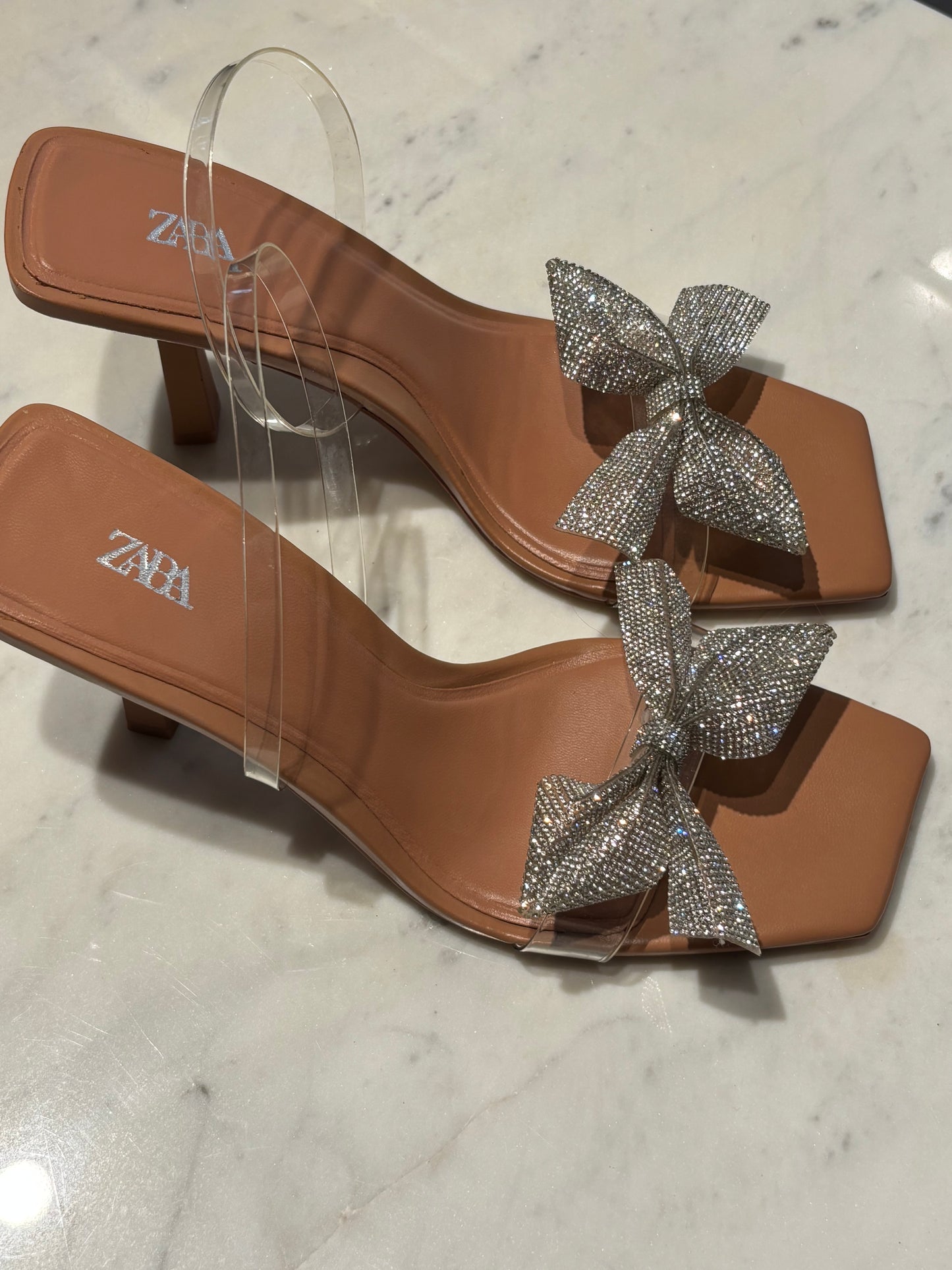 Zara - Heeled Sandals - Bow w. sparkling stones - Medinas Wardrobe - 39