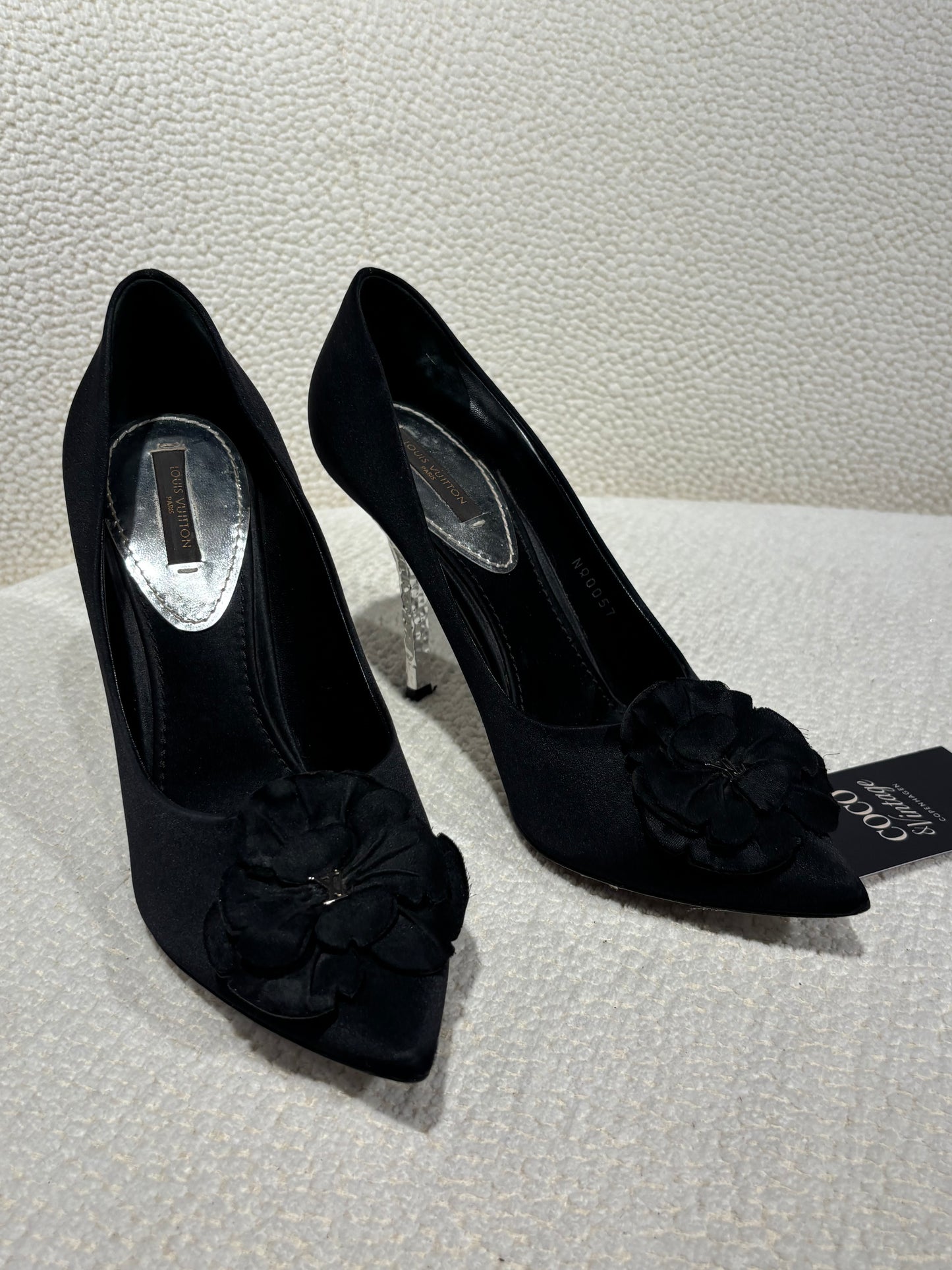 Louis Vuitton Heels – Metallic Heel & Satin with LV Logo - EU 38