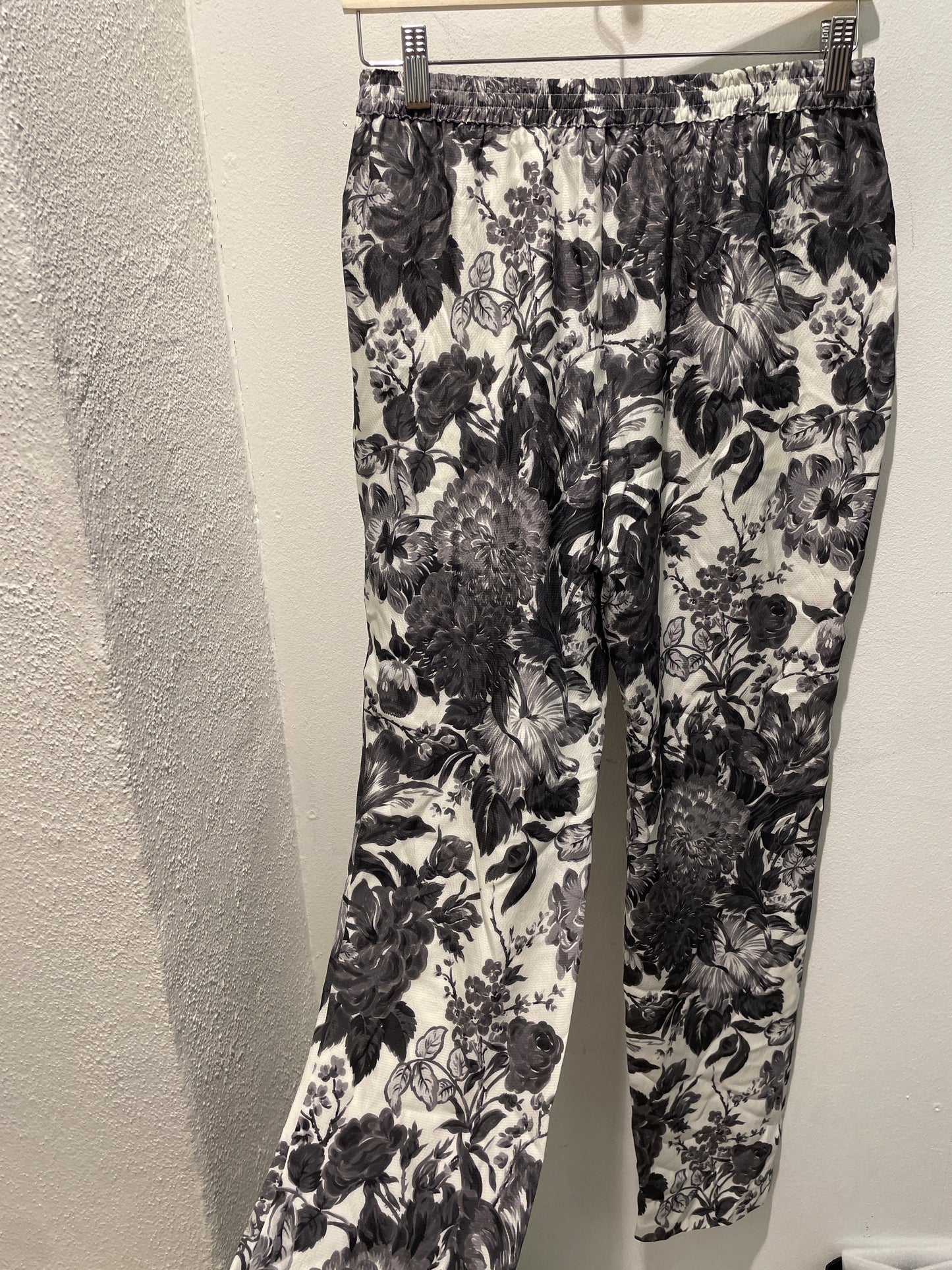 Stella McCartney Toile De Jouy Silk Trousers – Grey & White - S