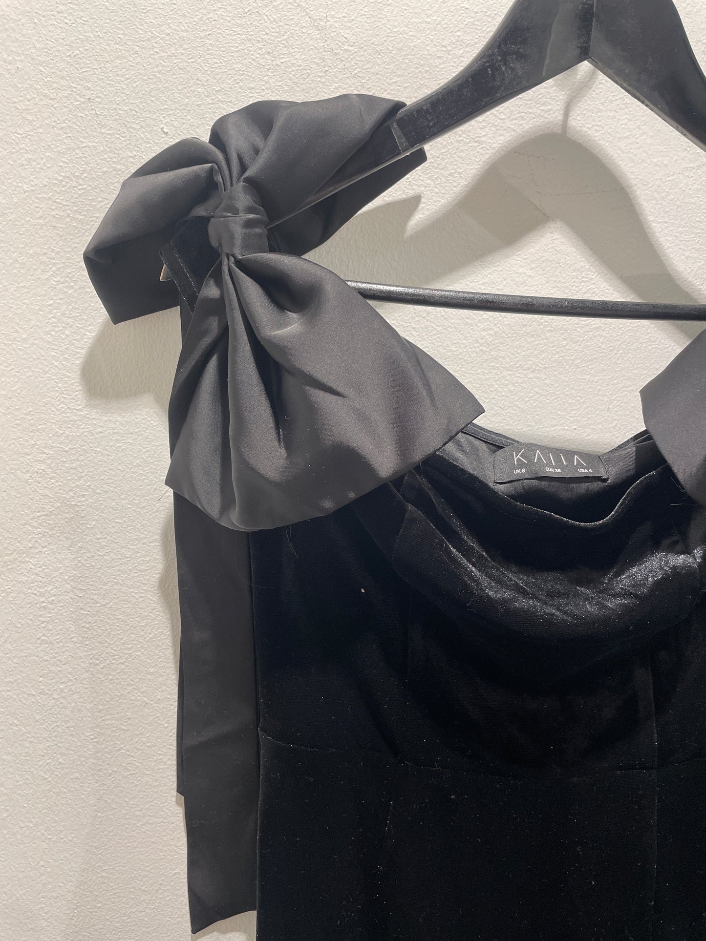KAIIA - Velvet dress w. bows - Medinas Wardrobe - EU36