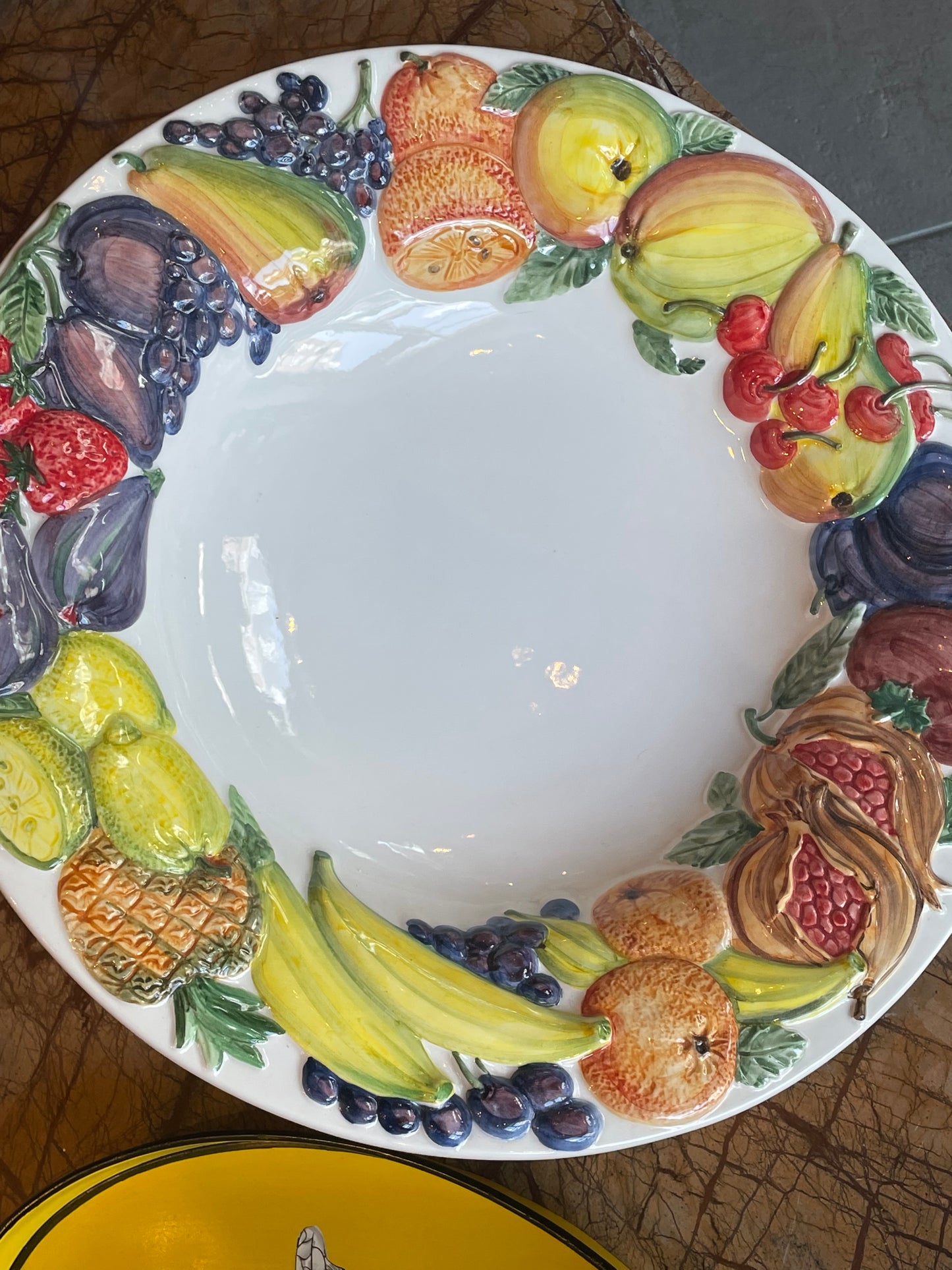 Stort fad m. frugtmotiv - Italiensk porcelæn