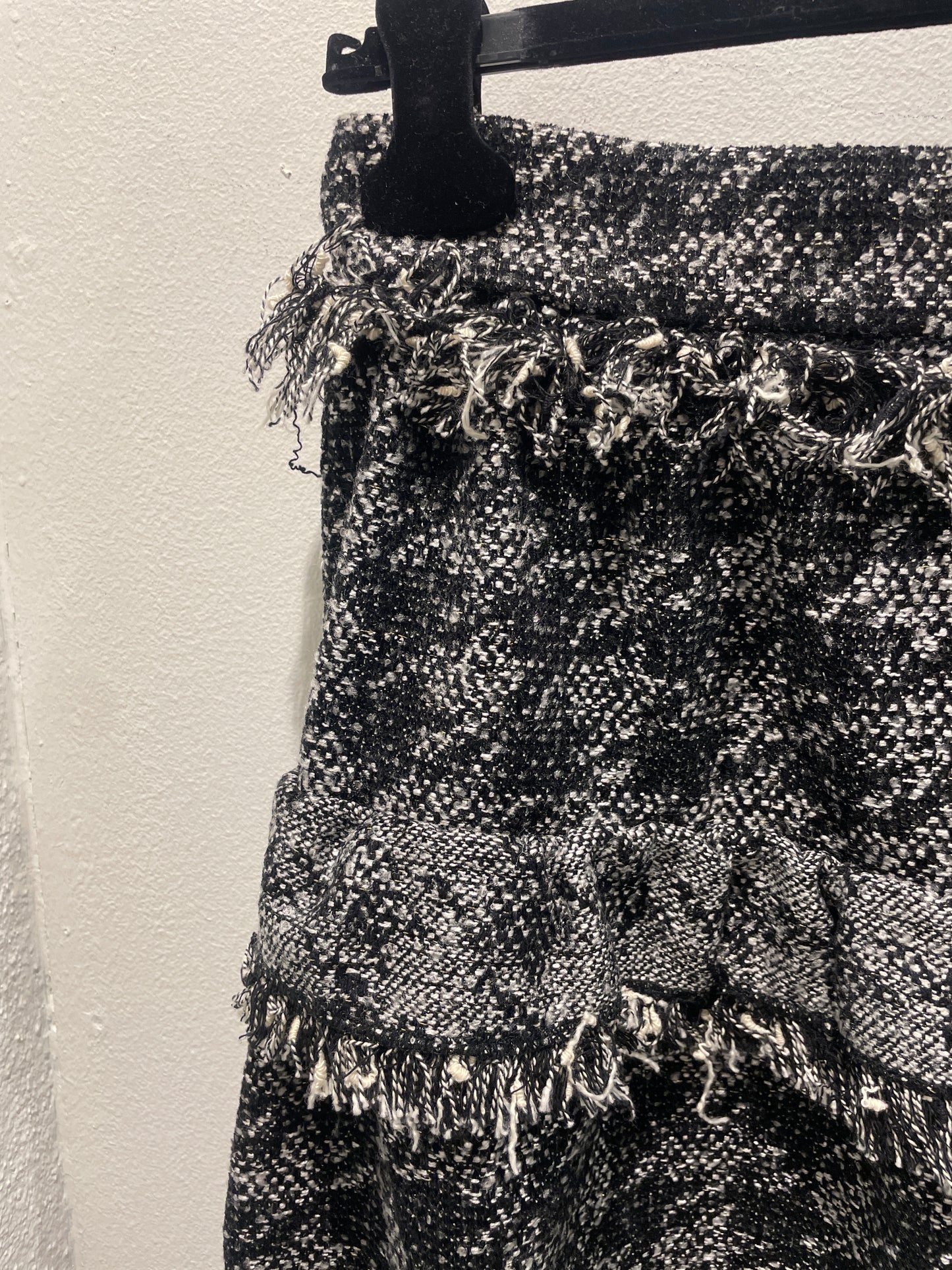 Zara - skirt - white w. black fringes - S - Medinas Wardrobe