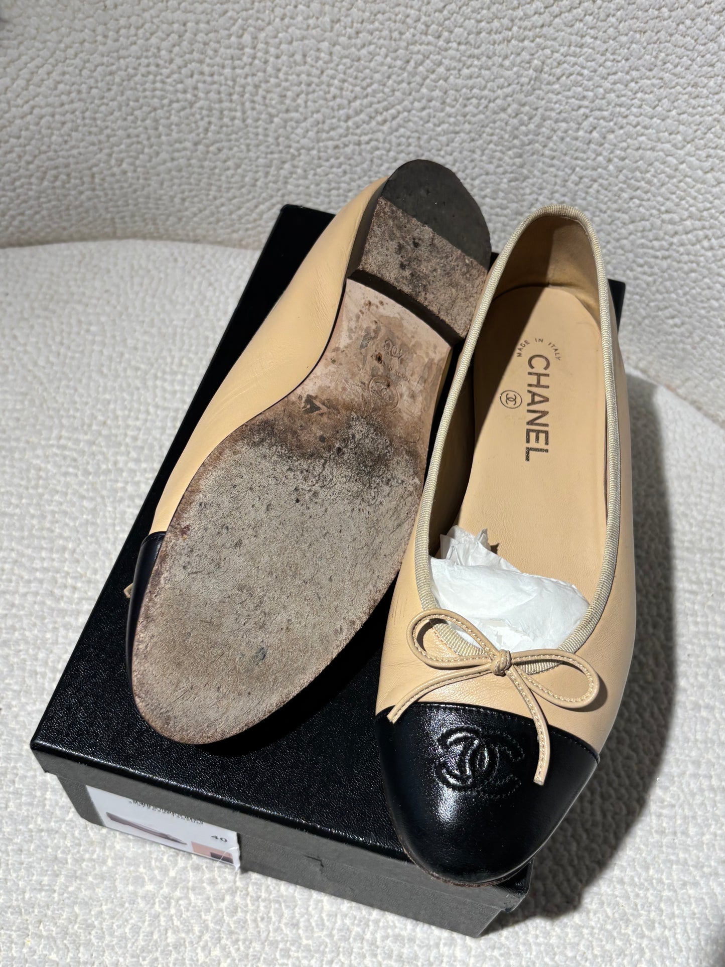 Chanel Ballerinas - Beige and Black lambskin - EU 40C