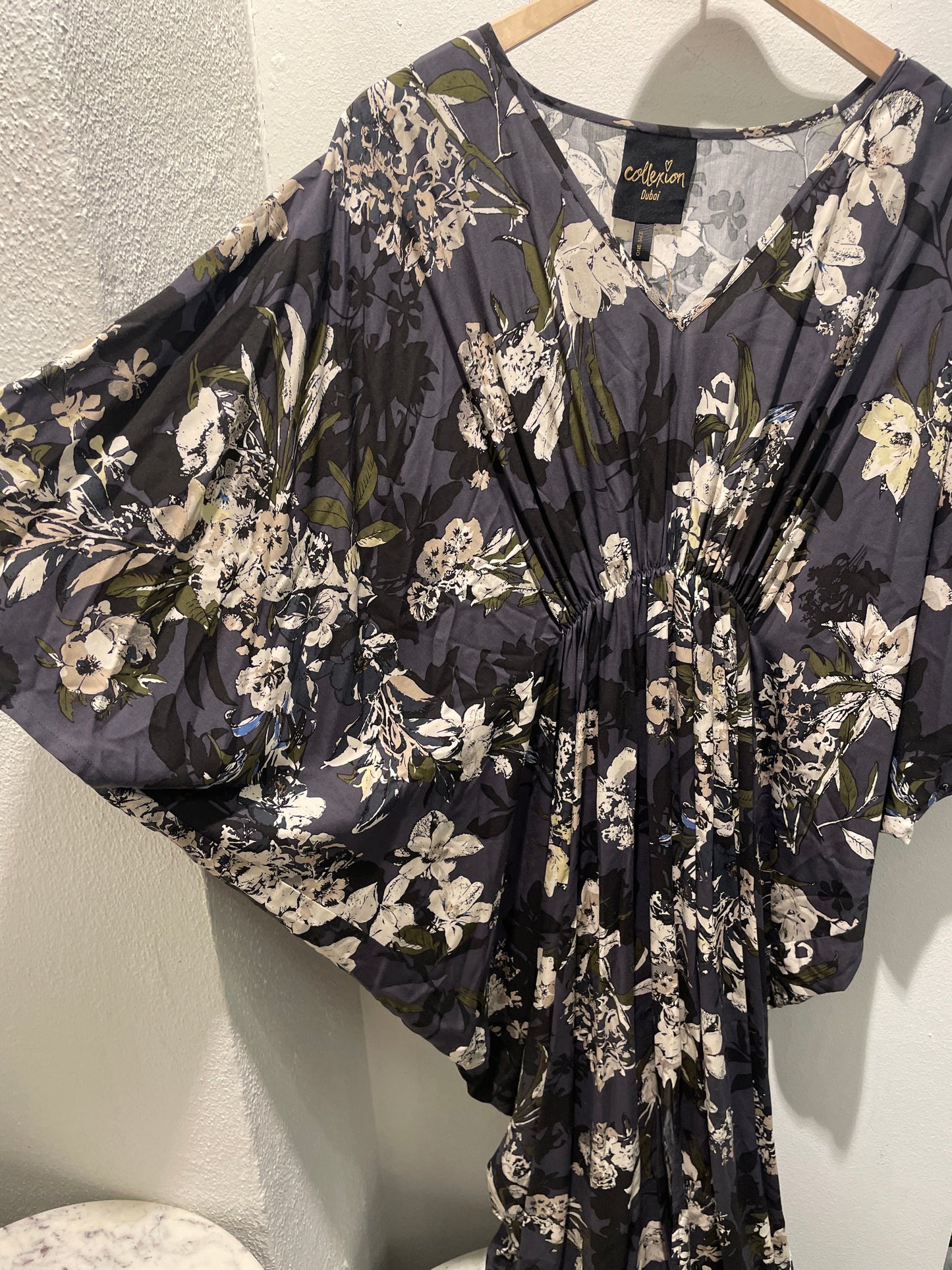 Collexion Dubai dress – Long patterned dress with batwing sleeves - One size