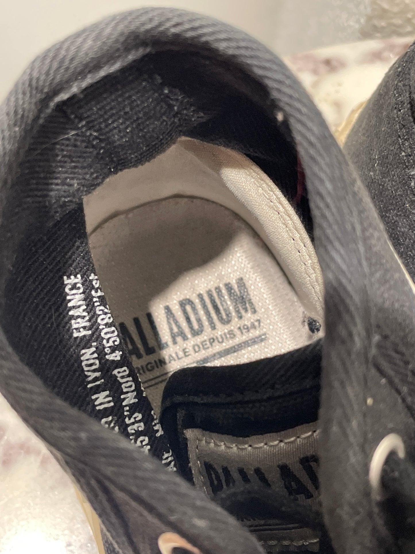 Palladium Pallashock Mid OG High-Top Boots – Size 38 / Black