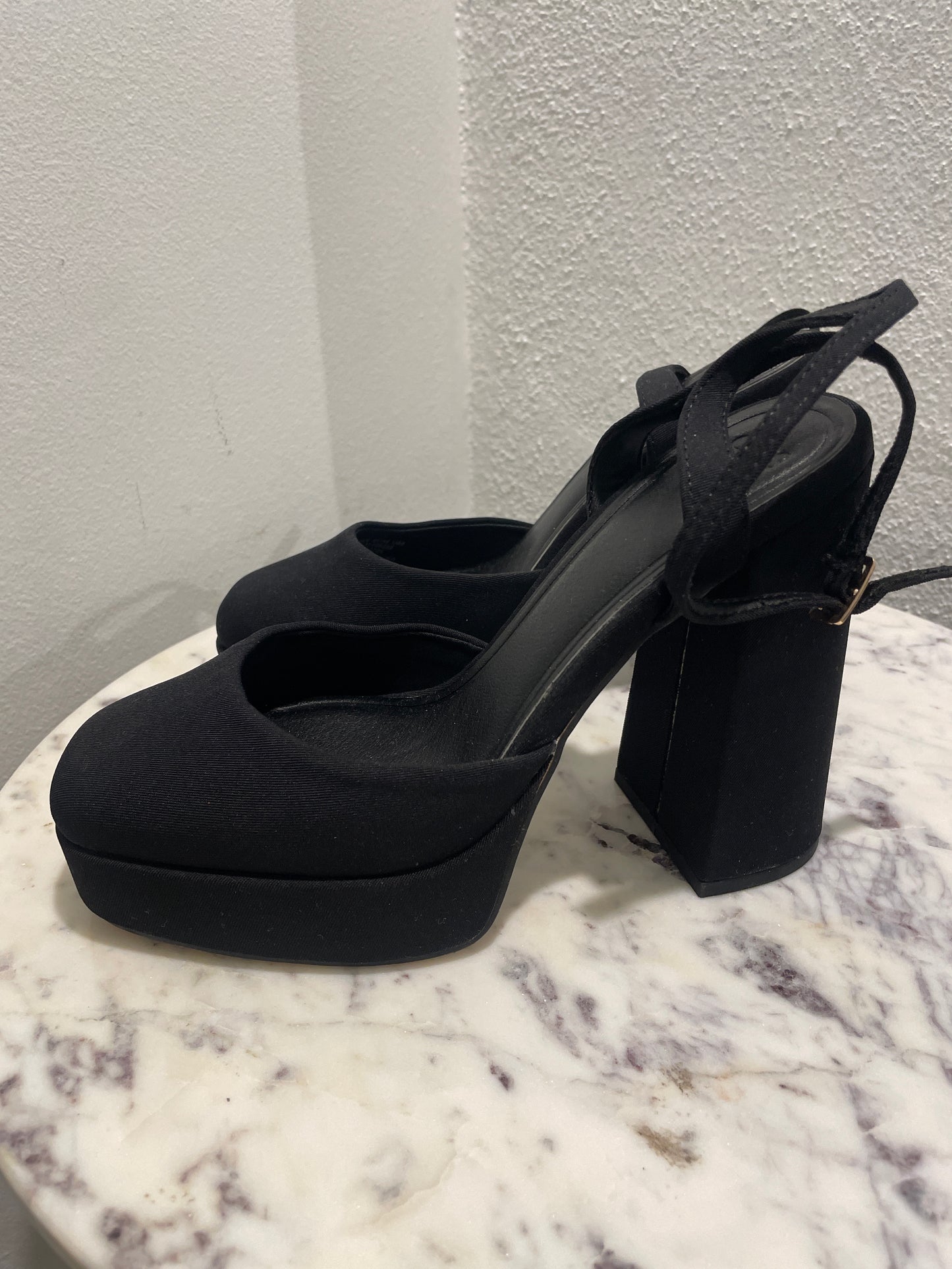 ASOS Block Heel Pumps – Size EU 39 - Medinas Wardrobe