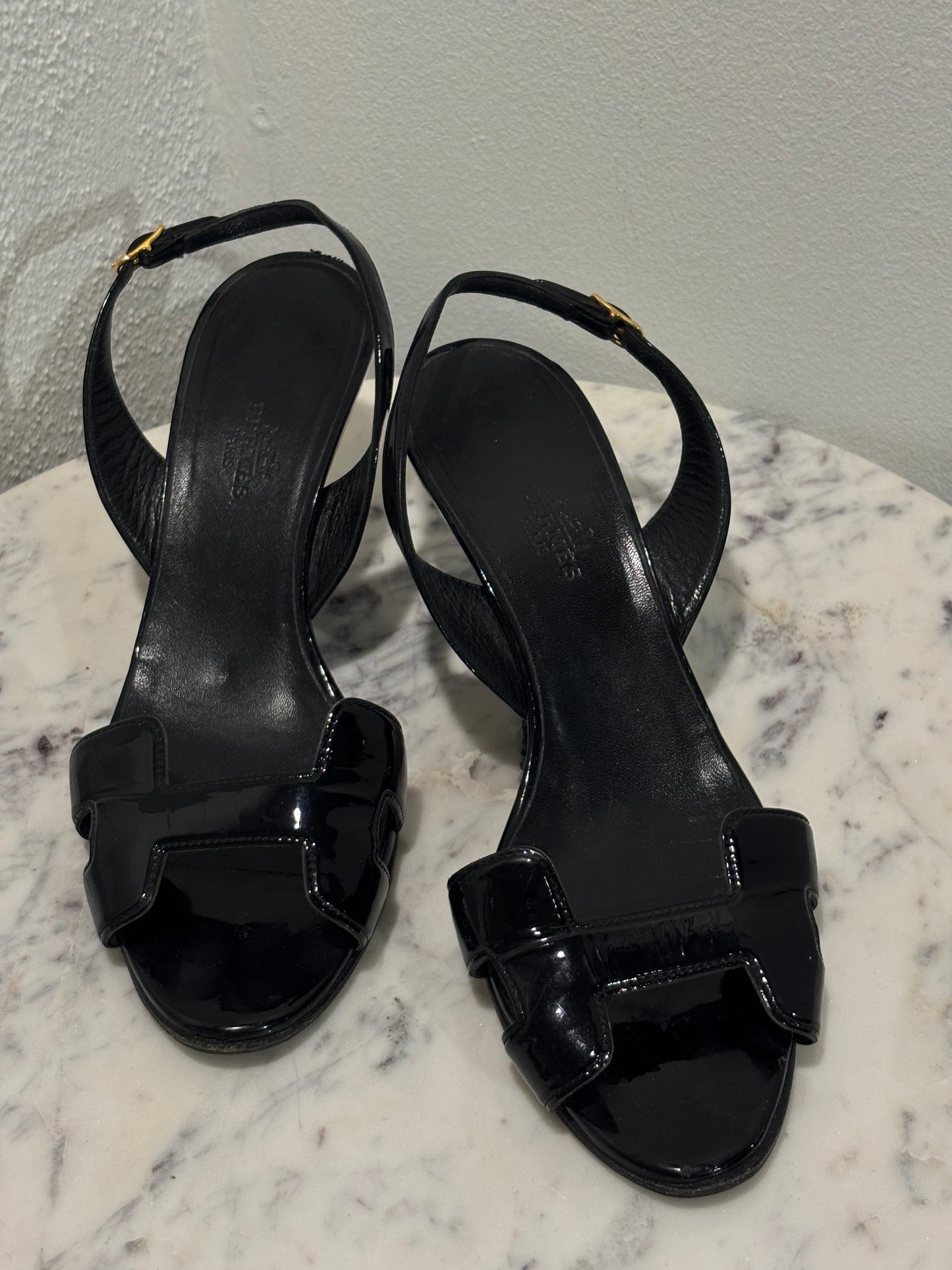 Hermès - Night 70 sandal - patent leather - 38 - Medinas Wardrobe
