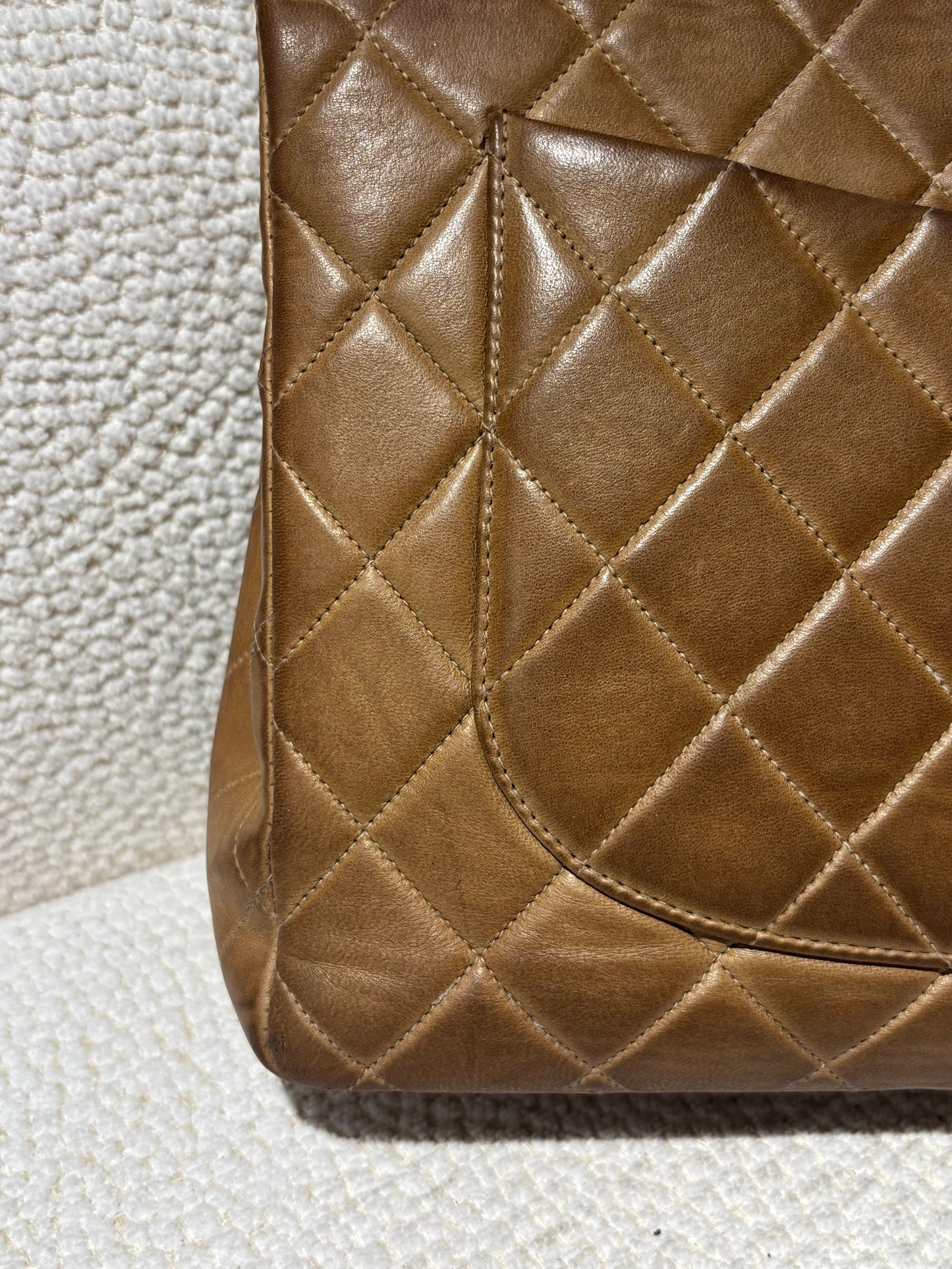 Chanel Vintage XL Classic Flap Bag – Camel Lambskin & 24K Gold Hardware