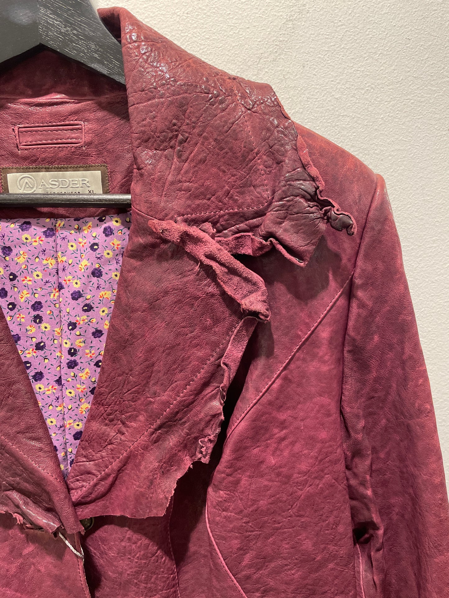 High-End Vintage-Look Distressed Burgundy Leather Blazer - XL
