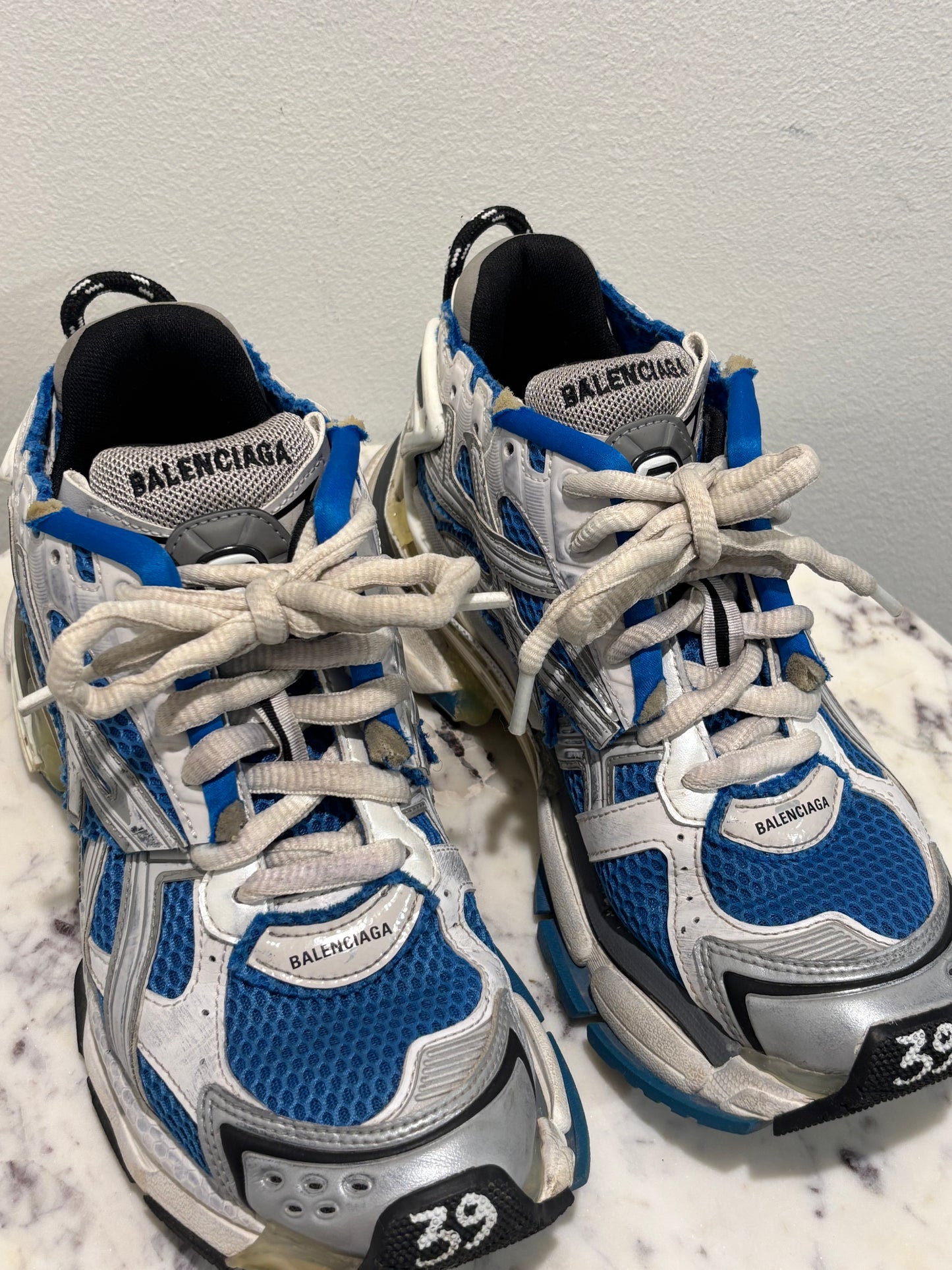 Balenciaga - Runner - white/blue/grey - EU39 - Medinas Wardrobe