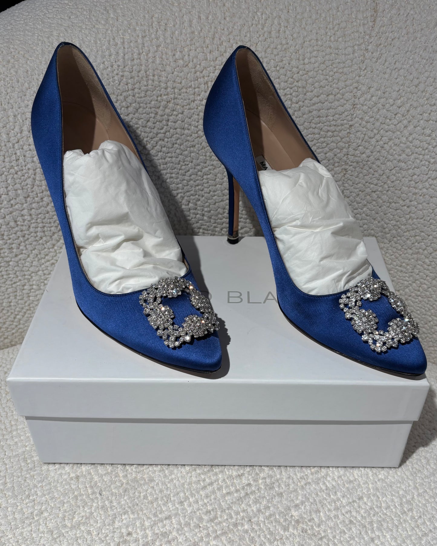 Manolo Blahnik Heels - Hangisi Pumps in Blue Satin - EU 41