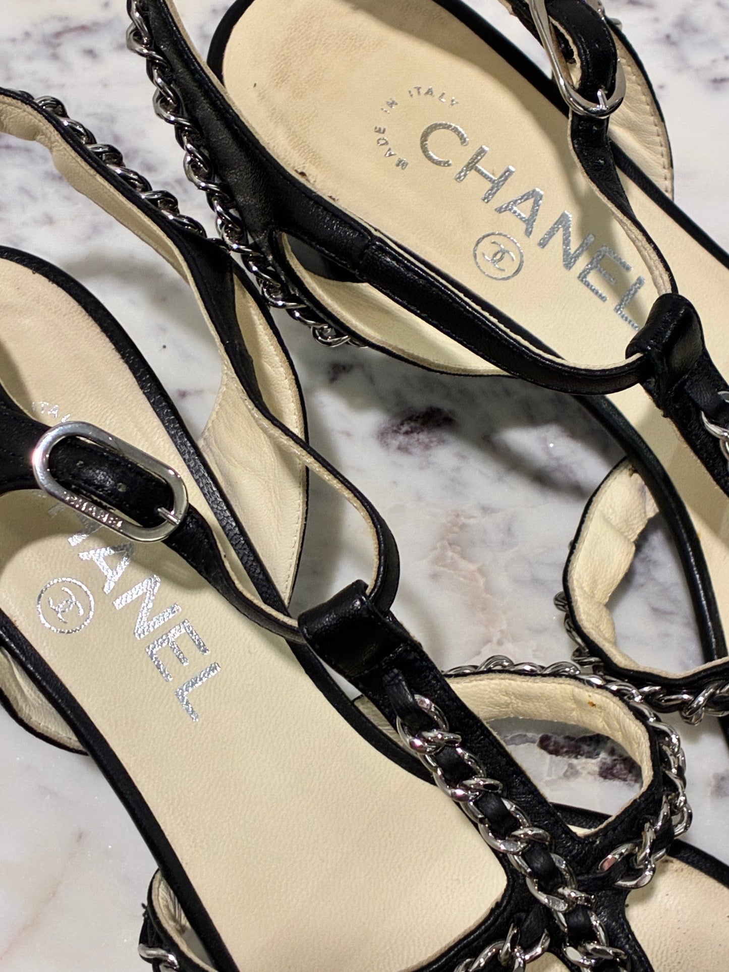 Chanel CC Chain Sandals - Leather & Silver Logos - 39,5