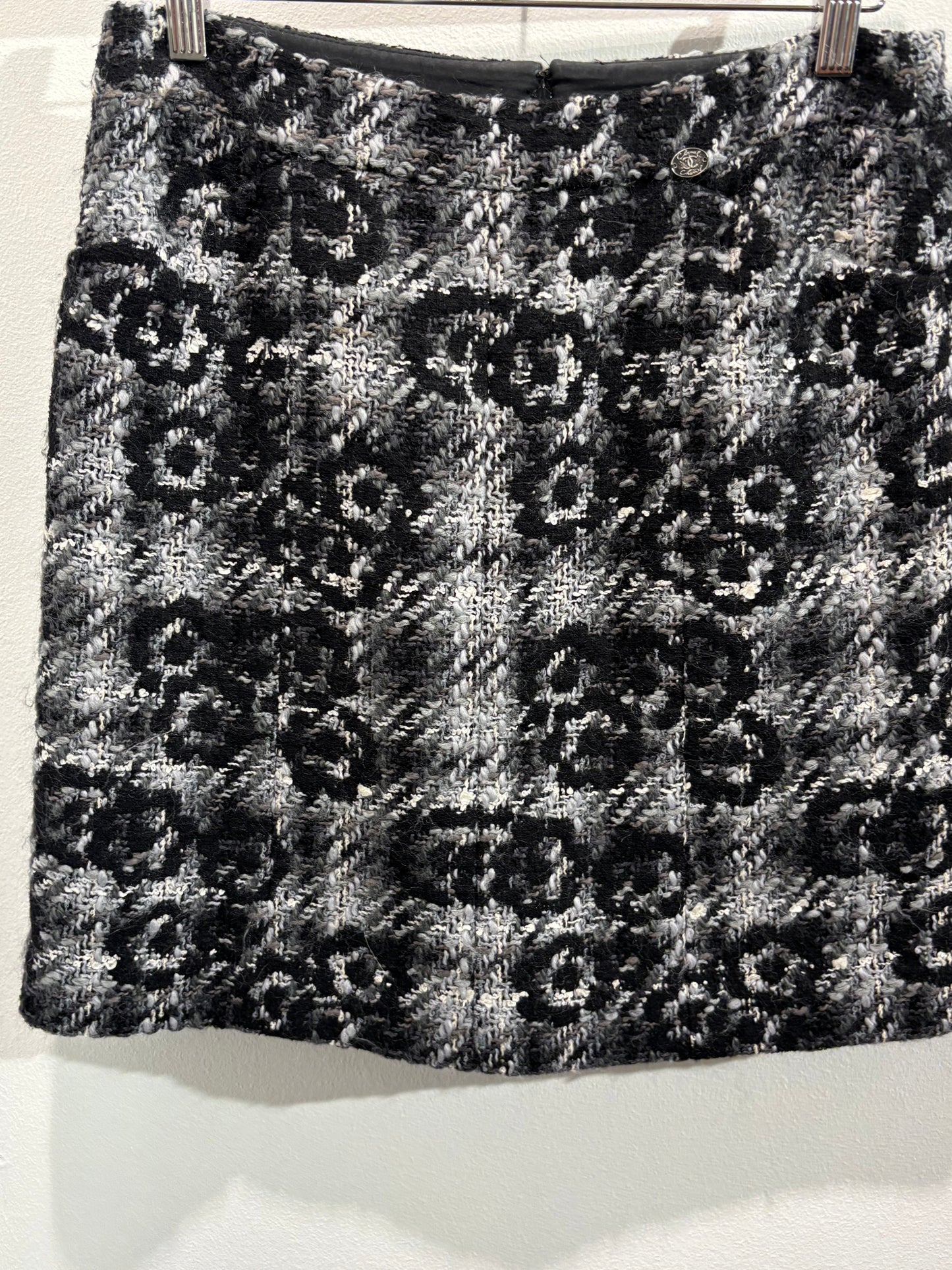 Chanel Skirt – Wool Blend in Grey with Camelias – EU 38