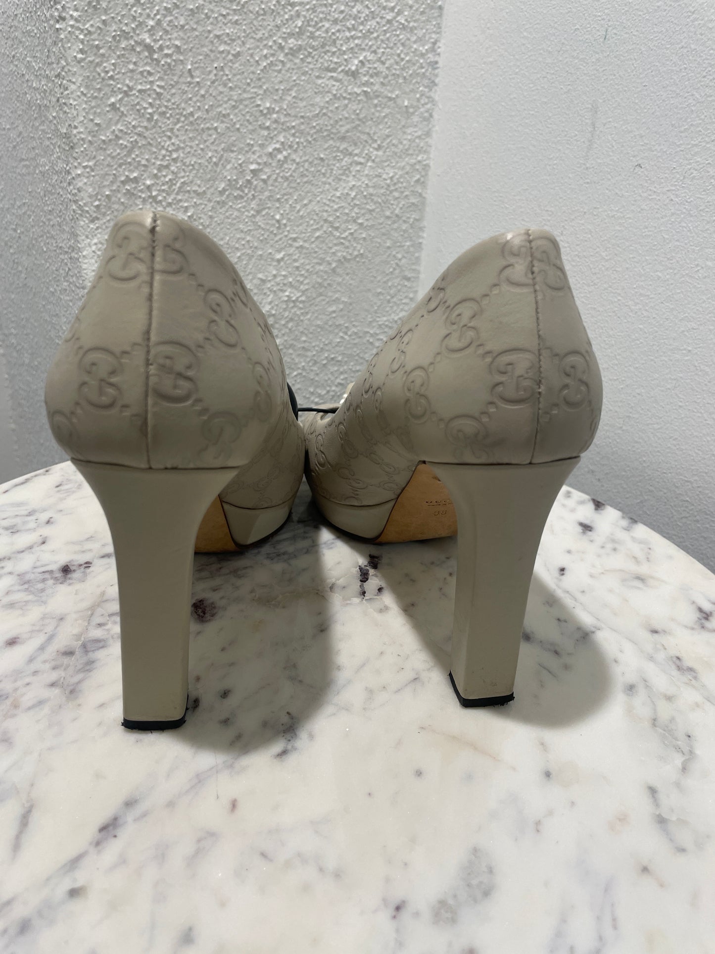 Gucci Guccissima Off-White Embossed Leather Peep-Toe Platform Pumps - 38