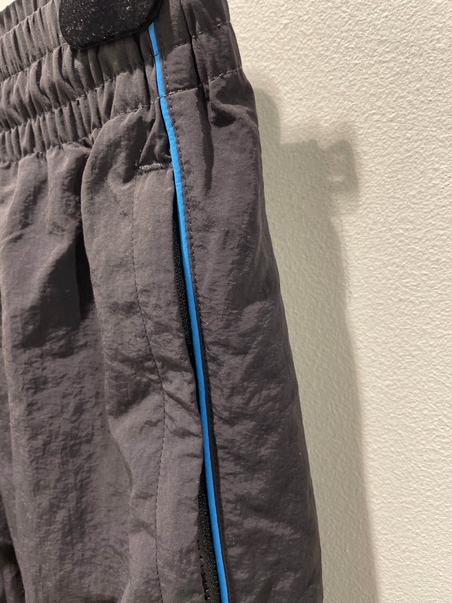 Bareen - Trackpants - Black w. blue - Medinas Wardrobe - M