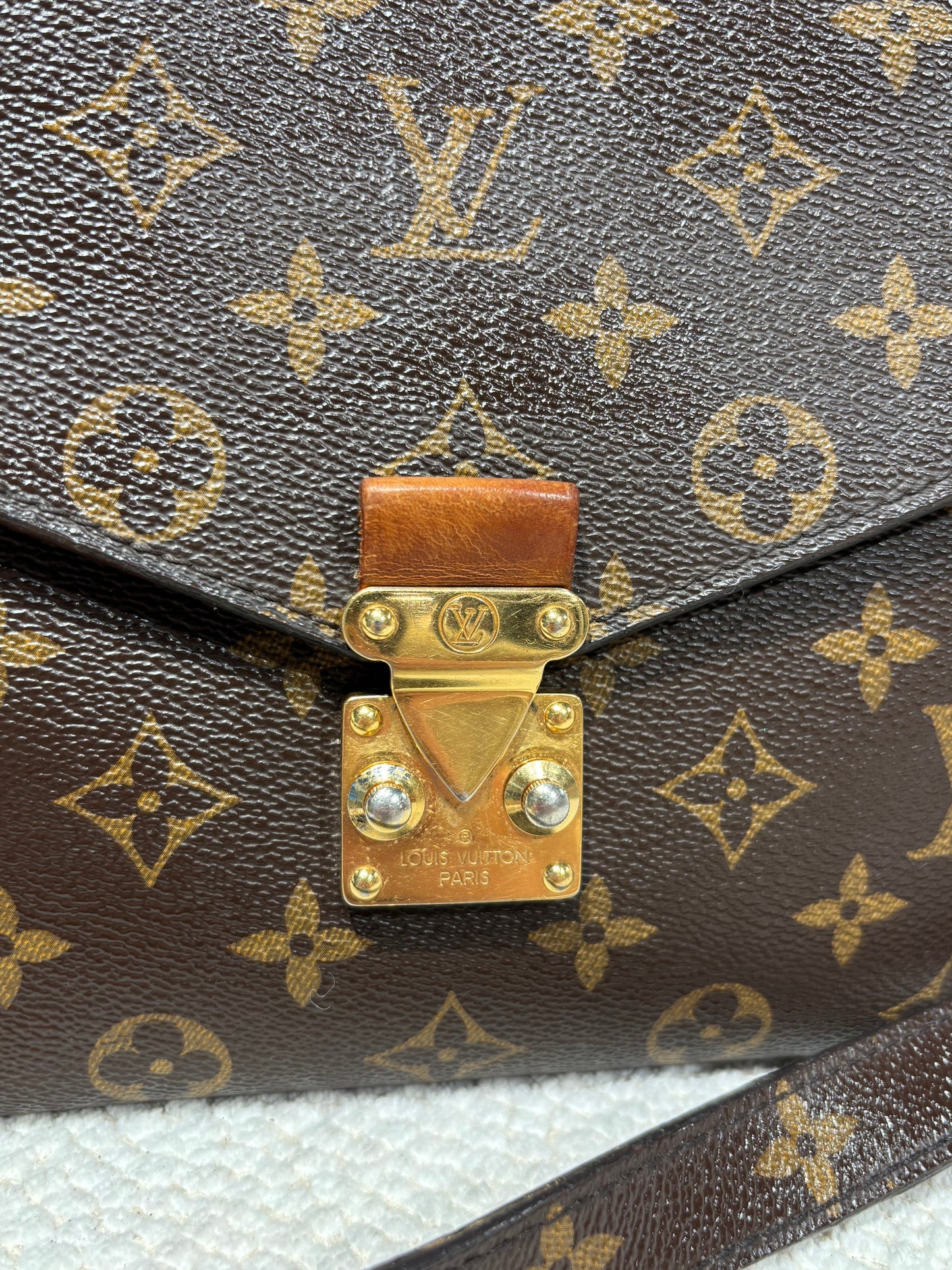 Louis Vuitton Pochette Métis – Brown Iconic Monogram leather