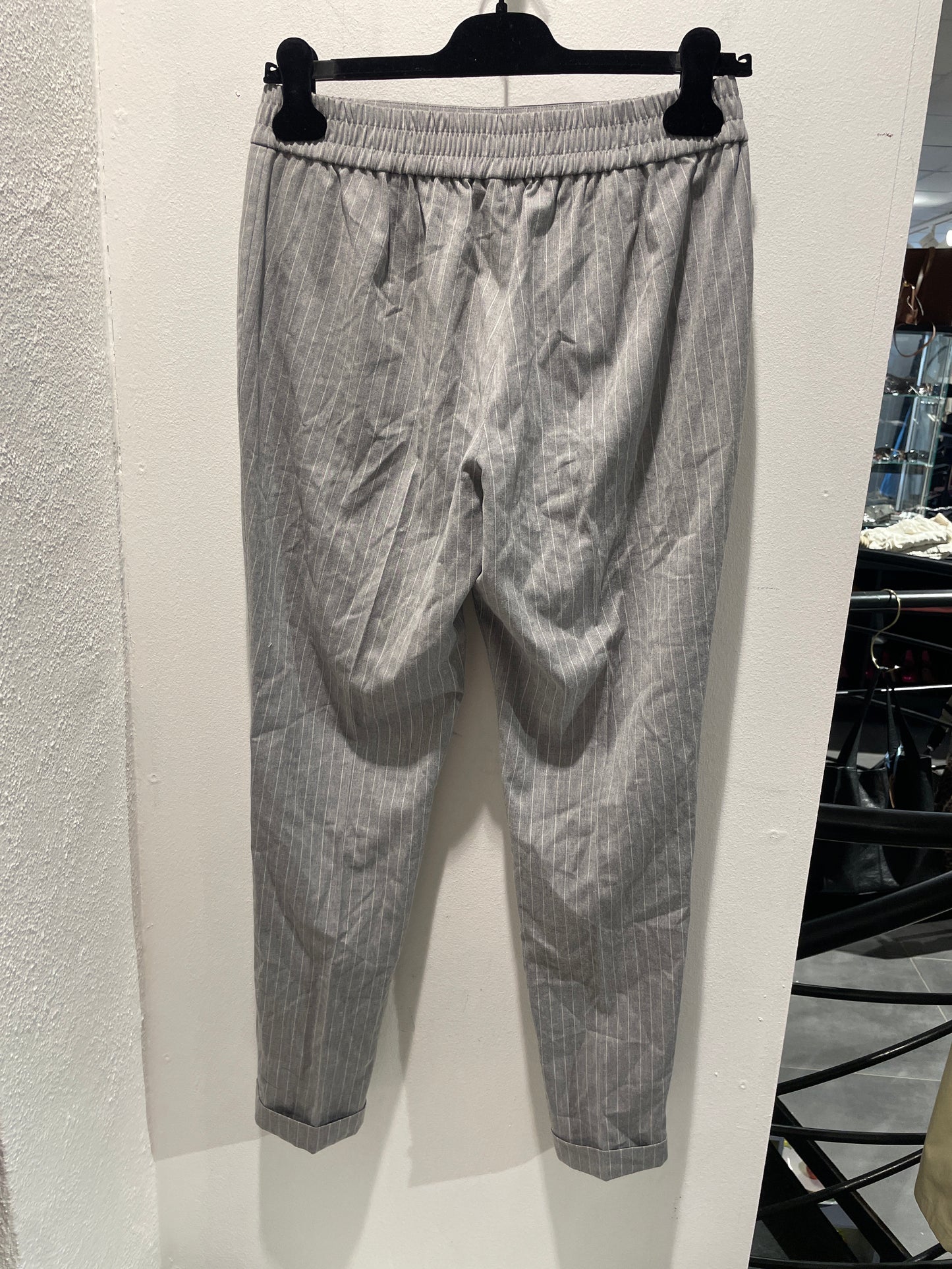 Boss - red label - Grey pants w.white stripes - S - Medinas Wardrobe