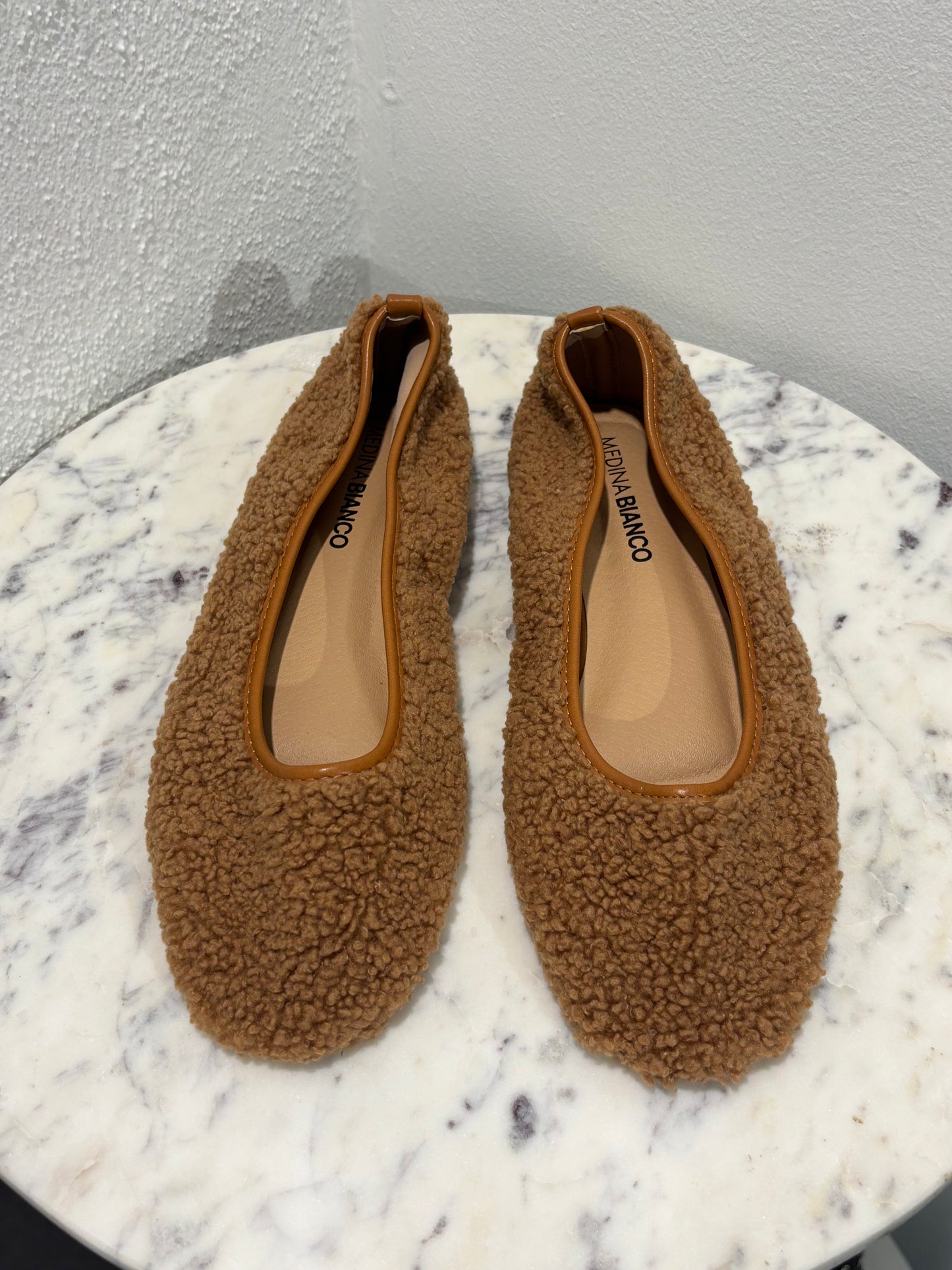 Medina x Bianco - Camel fleece ballerinas - 39 - Medinas Wardrobe