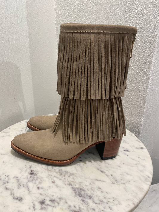 Primeboots beige fringed suede boots - EU 37