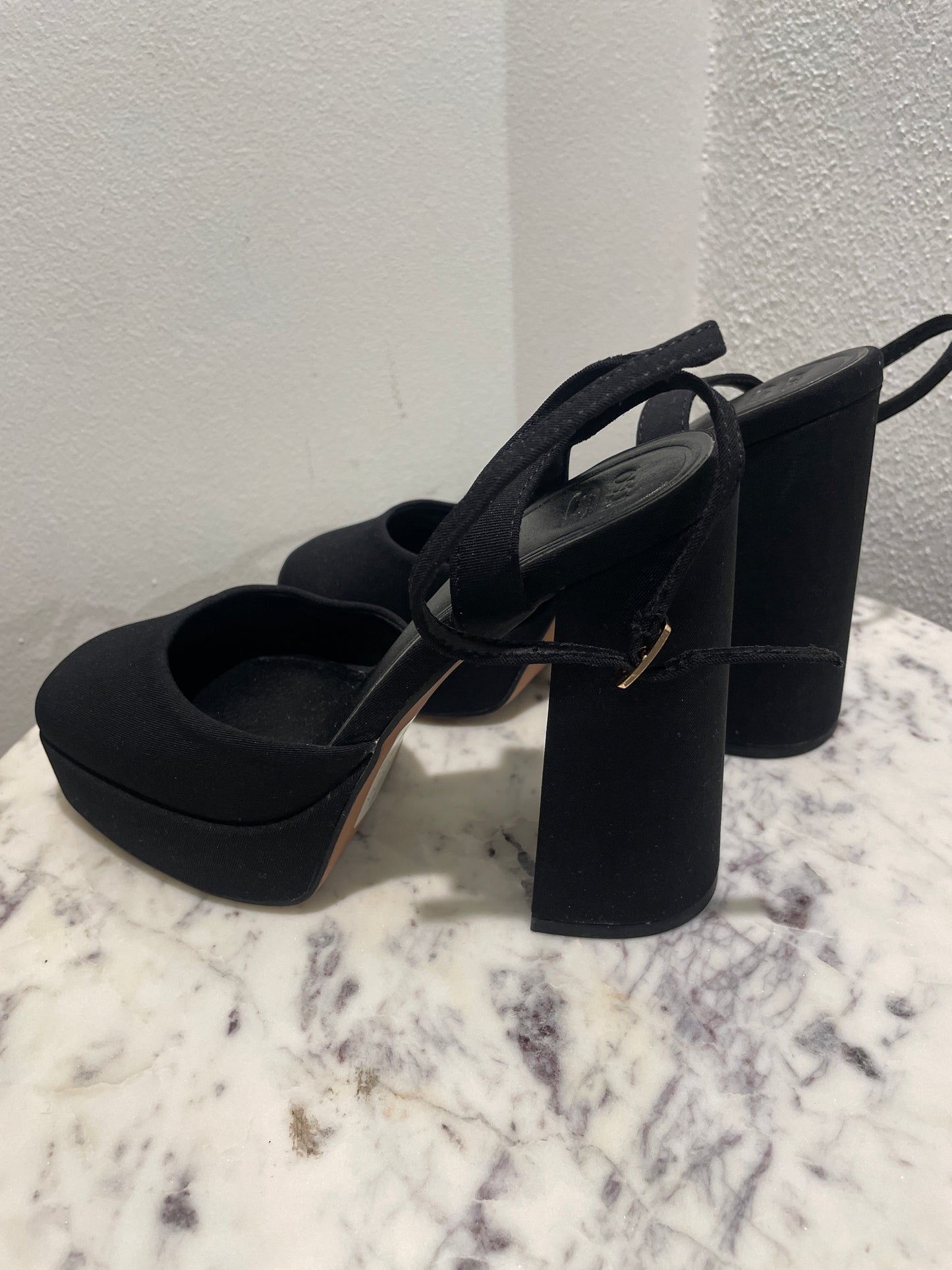 ASOS Block Heel Pumps – Size EU 39 - Medinas Wardrobe