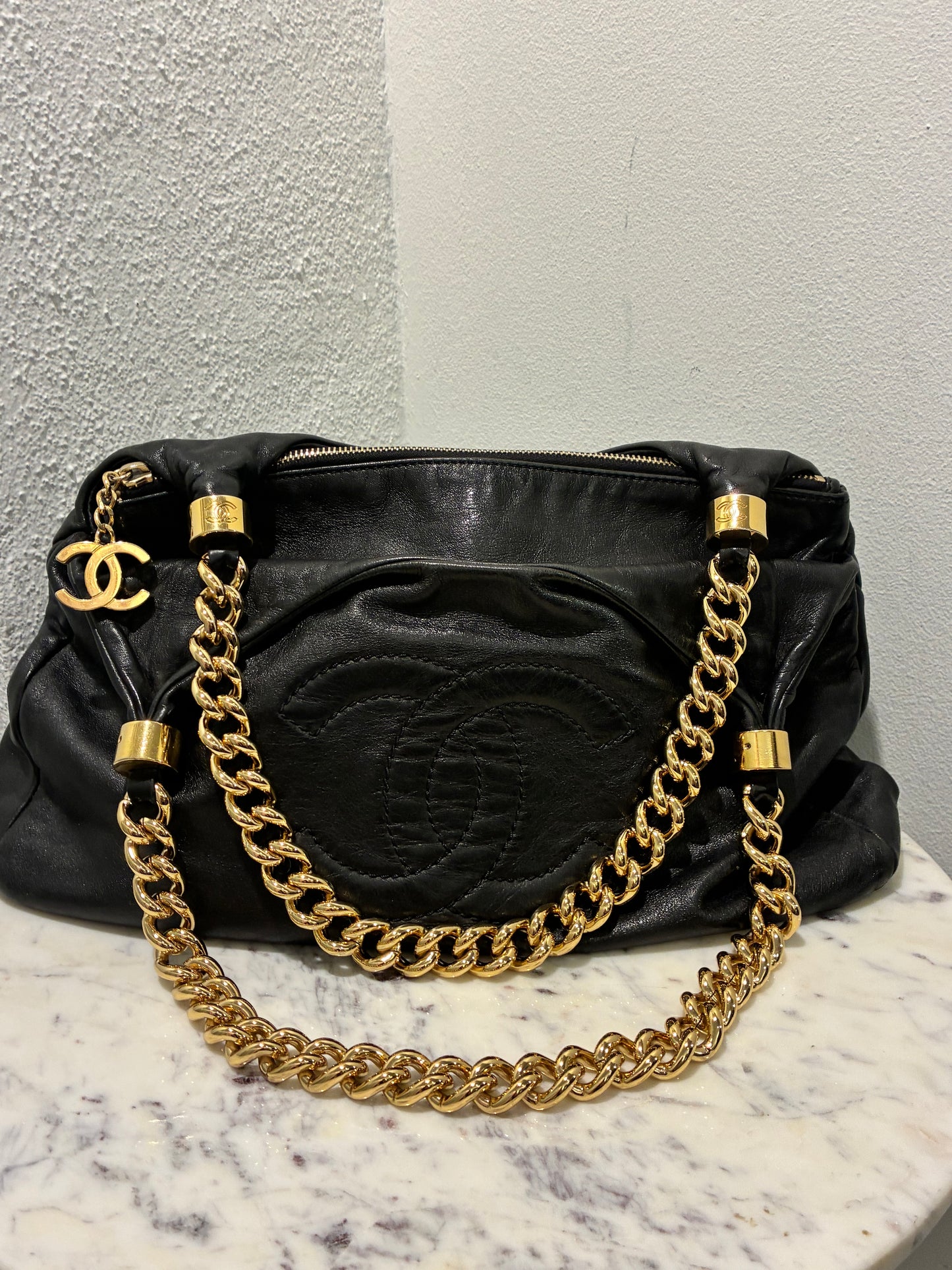 Chanel CC Chain Shoulder Bag – Black Lambskin & Gold Hardware