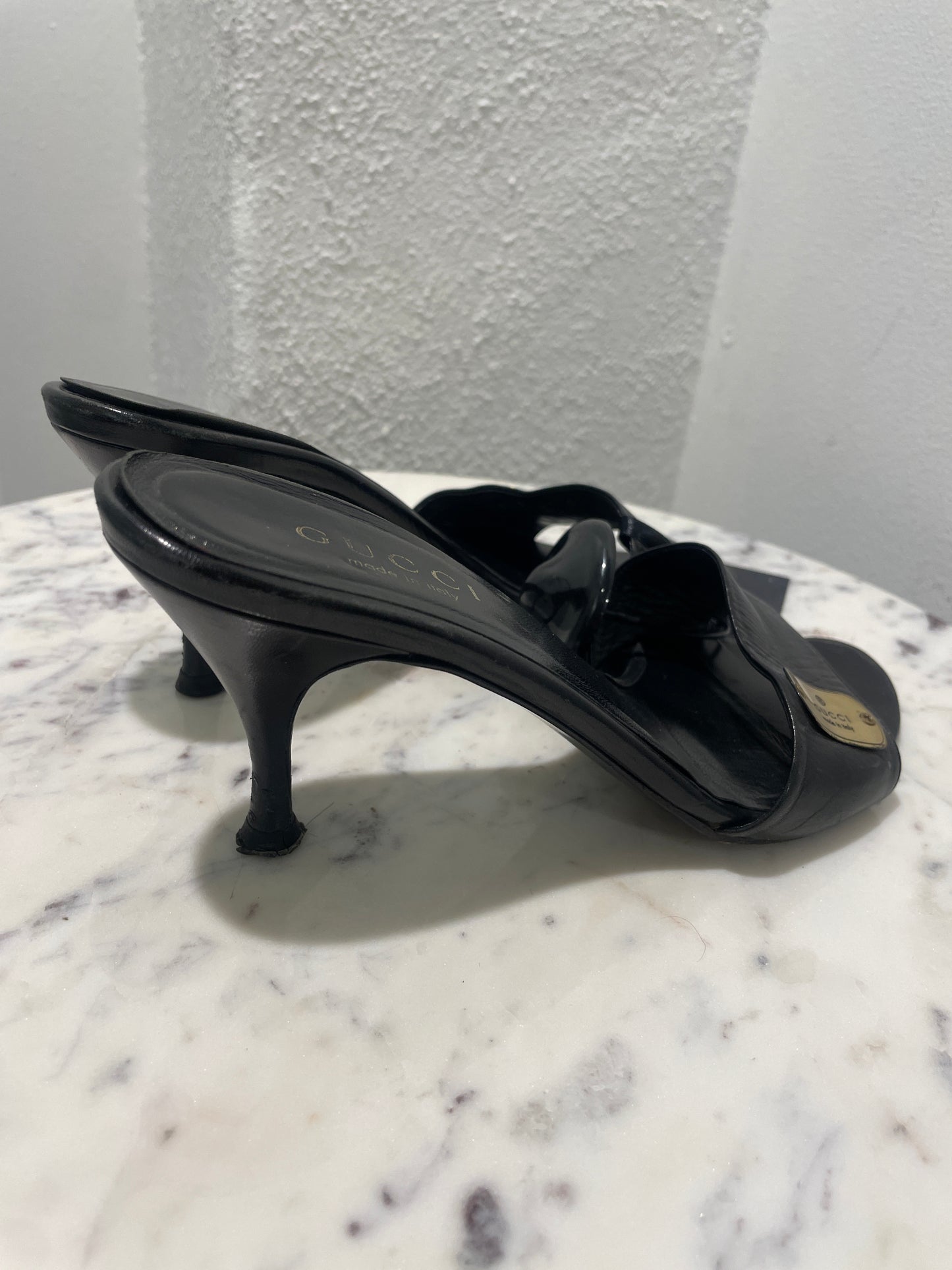 Gucci Guccissima Off-White Embossed Leather Peep-Toe Platform Pumps - 37