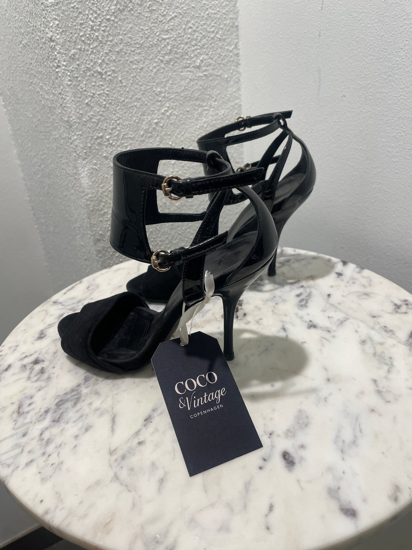 Gucci Black Patent Leather & Suede Strappy Ankle-Strap Sandals - 35,5 C