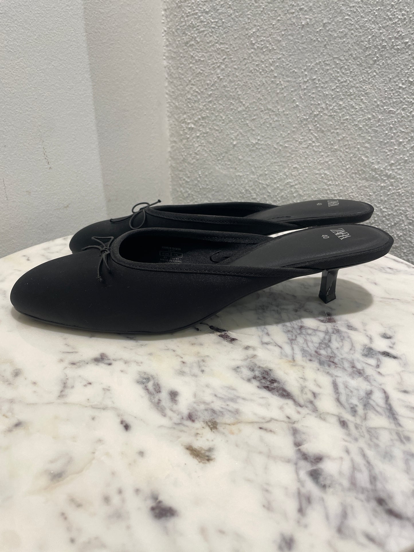 Zara - Kitten Heel Mules – Str. 40  Medinas Wardrobe