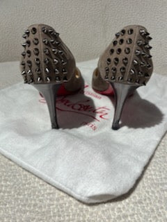 Christian Louboutin Heels – Suede w. studs & Red Soles - EU 40,5