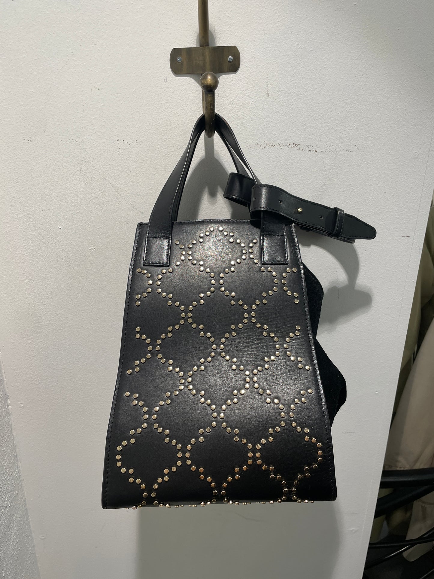 DAY - Studded Suede Tote Bag - 32/40 x 25 x 25 cm - Black & Gold