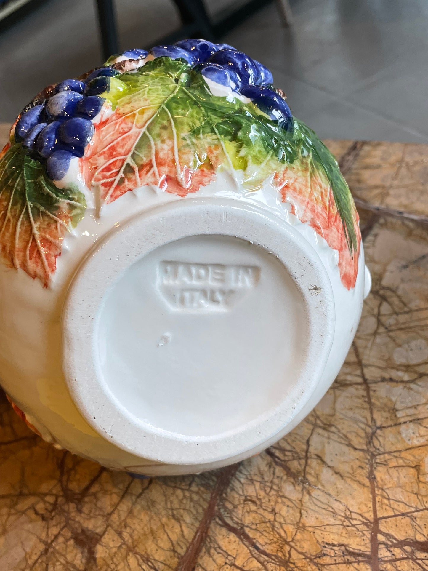 Kande med lilla druer - Italiensk porcelæn