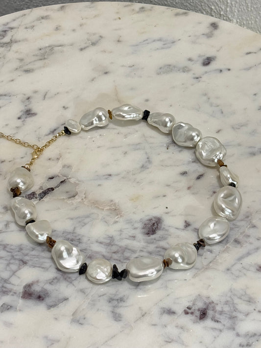 Pilgrim - Necklace - Gold with Pearls- Medinas Wardrobe