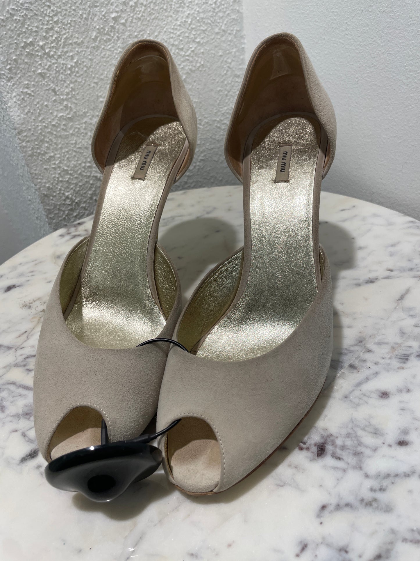 Vintage Miu Miu Beige Suede Peep-Toe Pumps with Gold Heels - 39