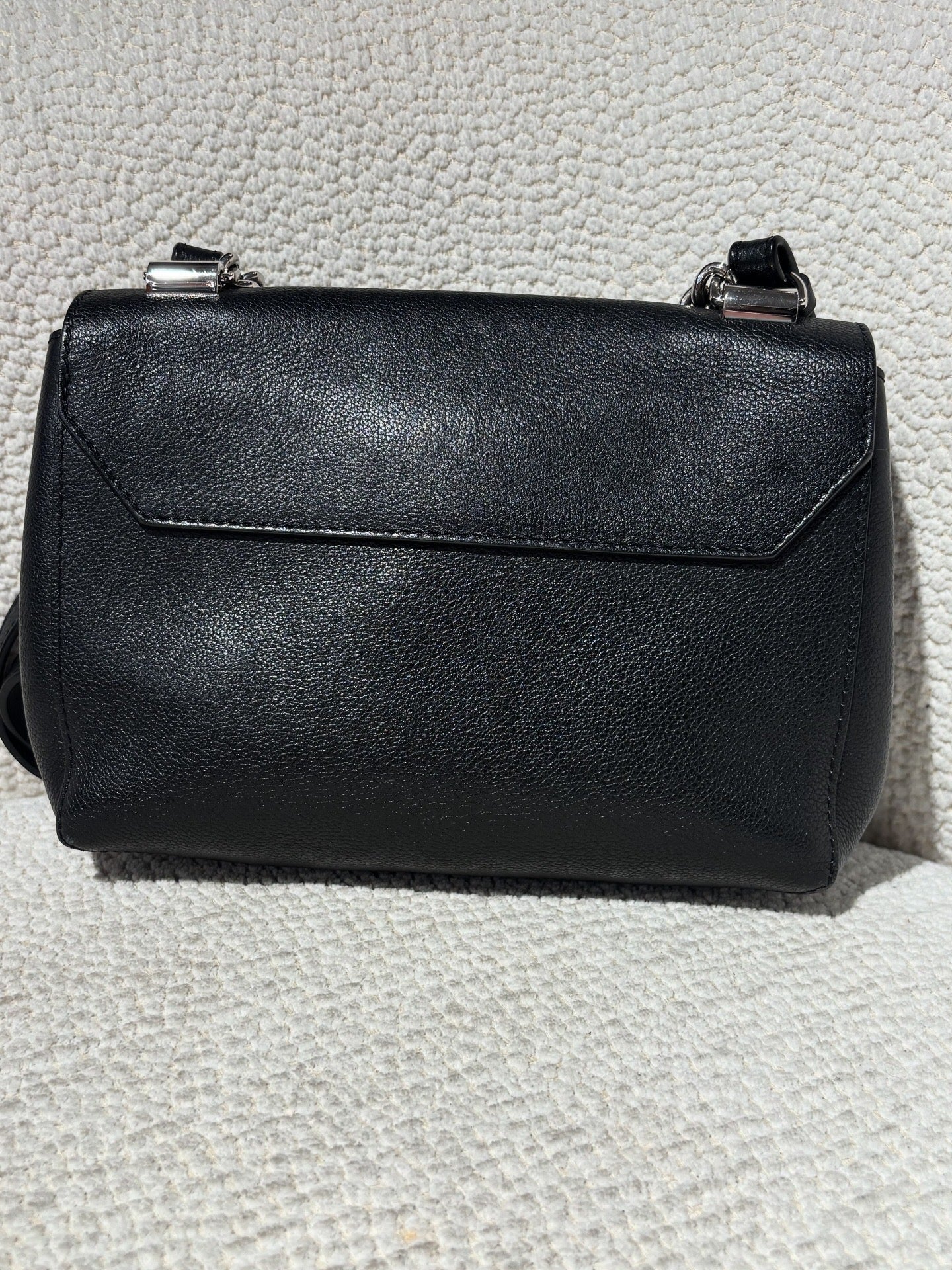 Louis Vuitton Lockme Bag – Leather & Silver Logo Turn Lock Closure