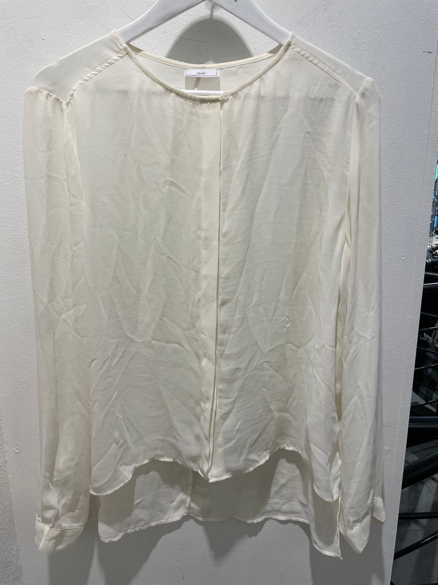 Noir Silk Blouse with Open Back – Ivory - EU40