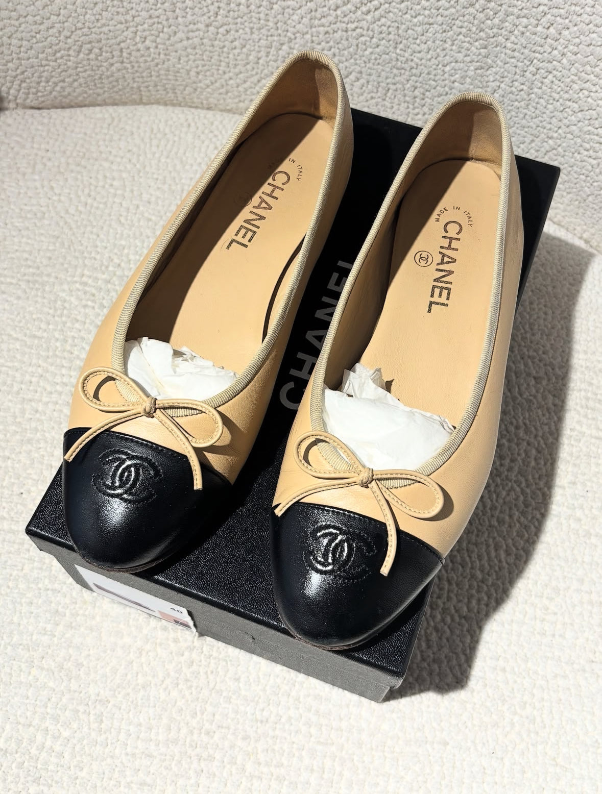 Chanel Ballerinas - Beige and Black lambskin - EU 40C