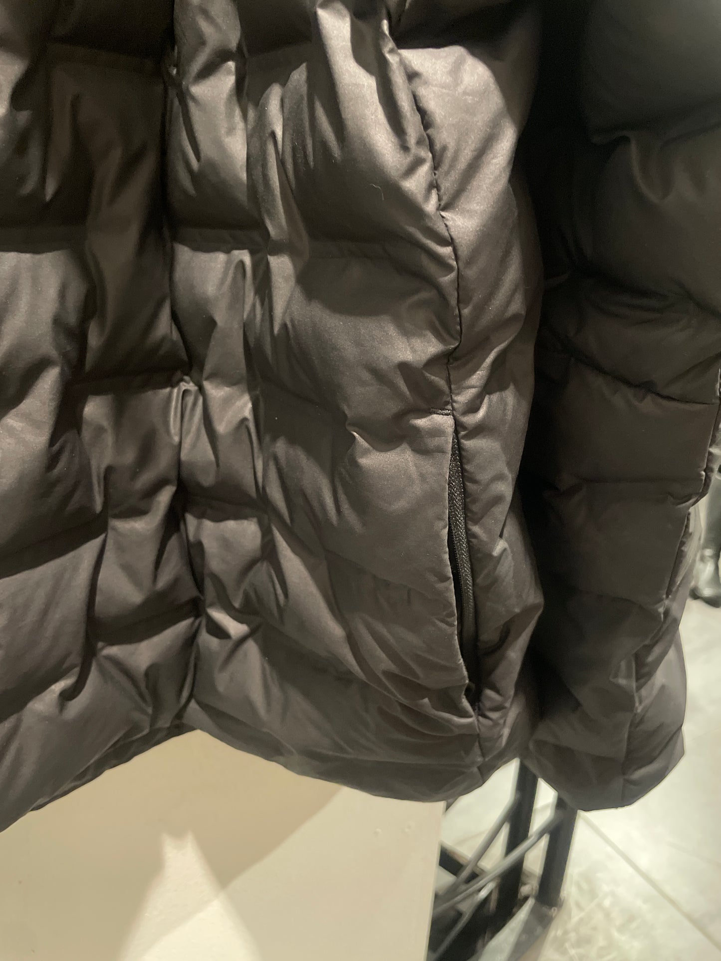 H&M - Thermal Jacket - Black - Medinas Wardrobe - XL
