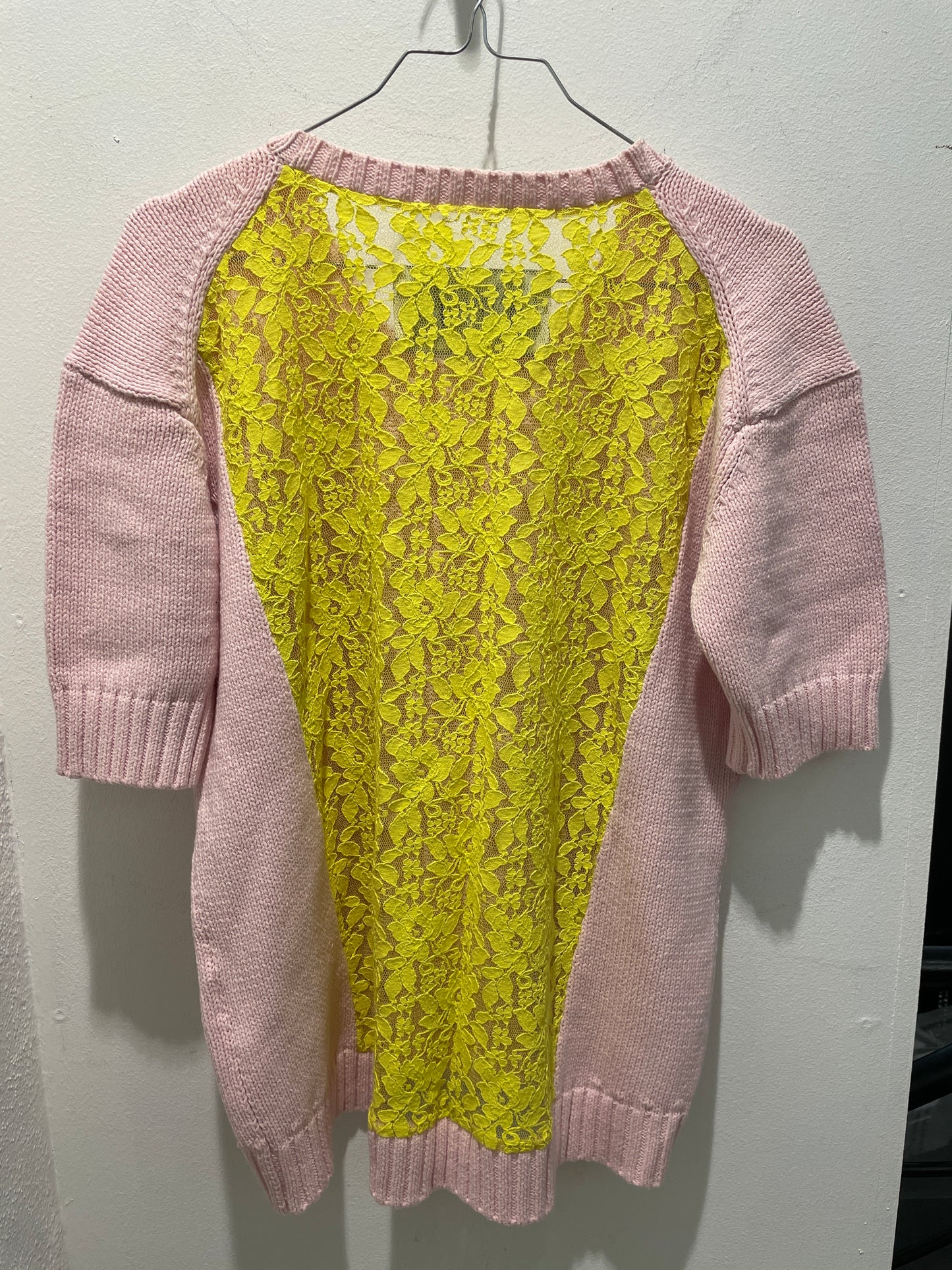 Malene Birger Short-Sleeve Knit with Lace Back – Pink/Yellow - Boxy M