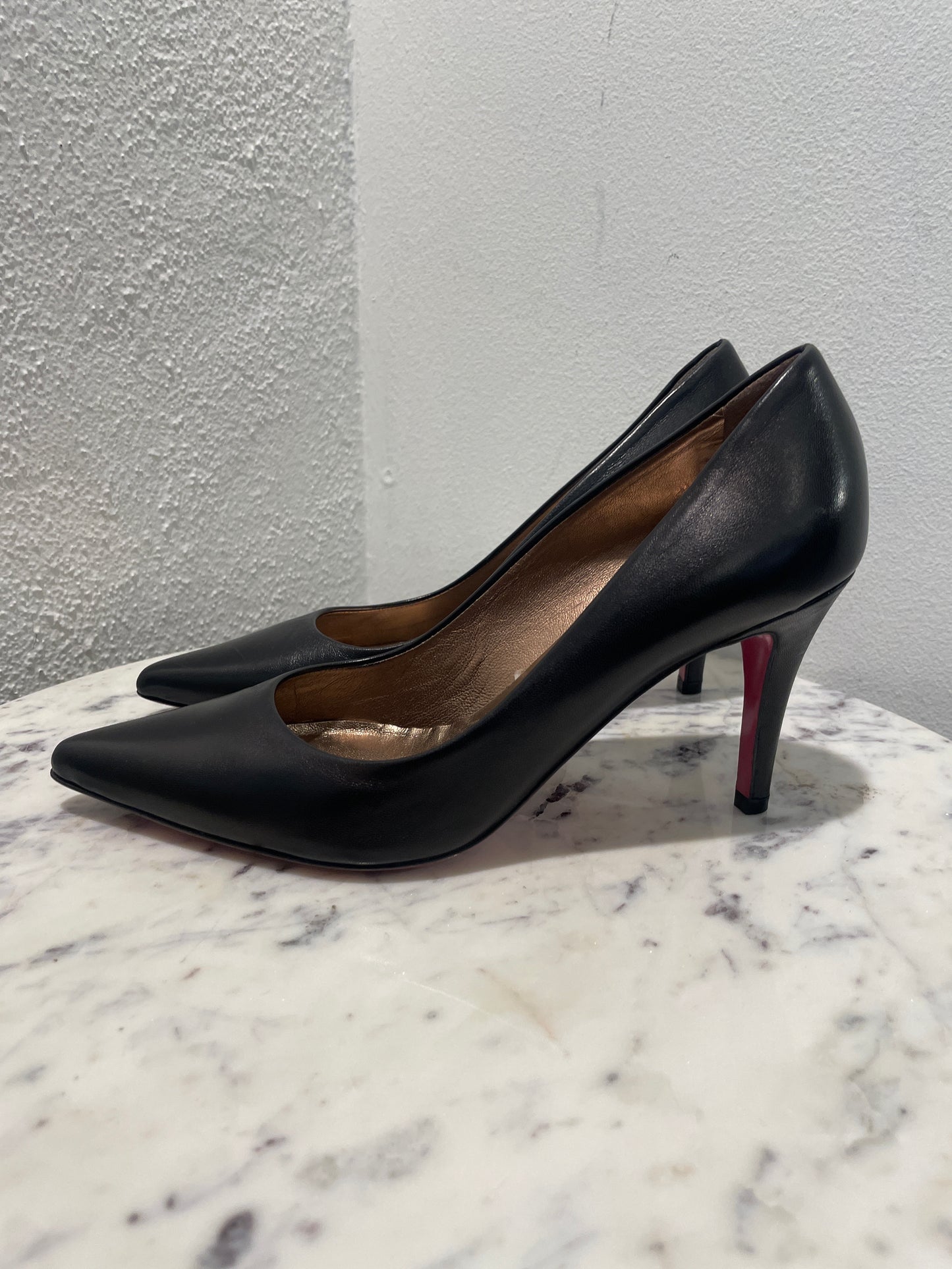 Úrsula Mascaró Pointed Leather Pumps with Contrast Heel - 38,5