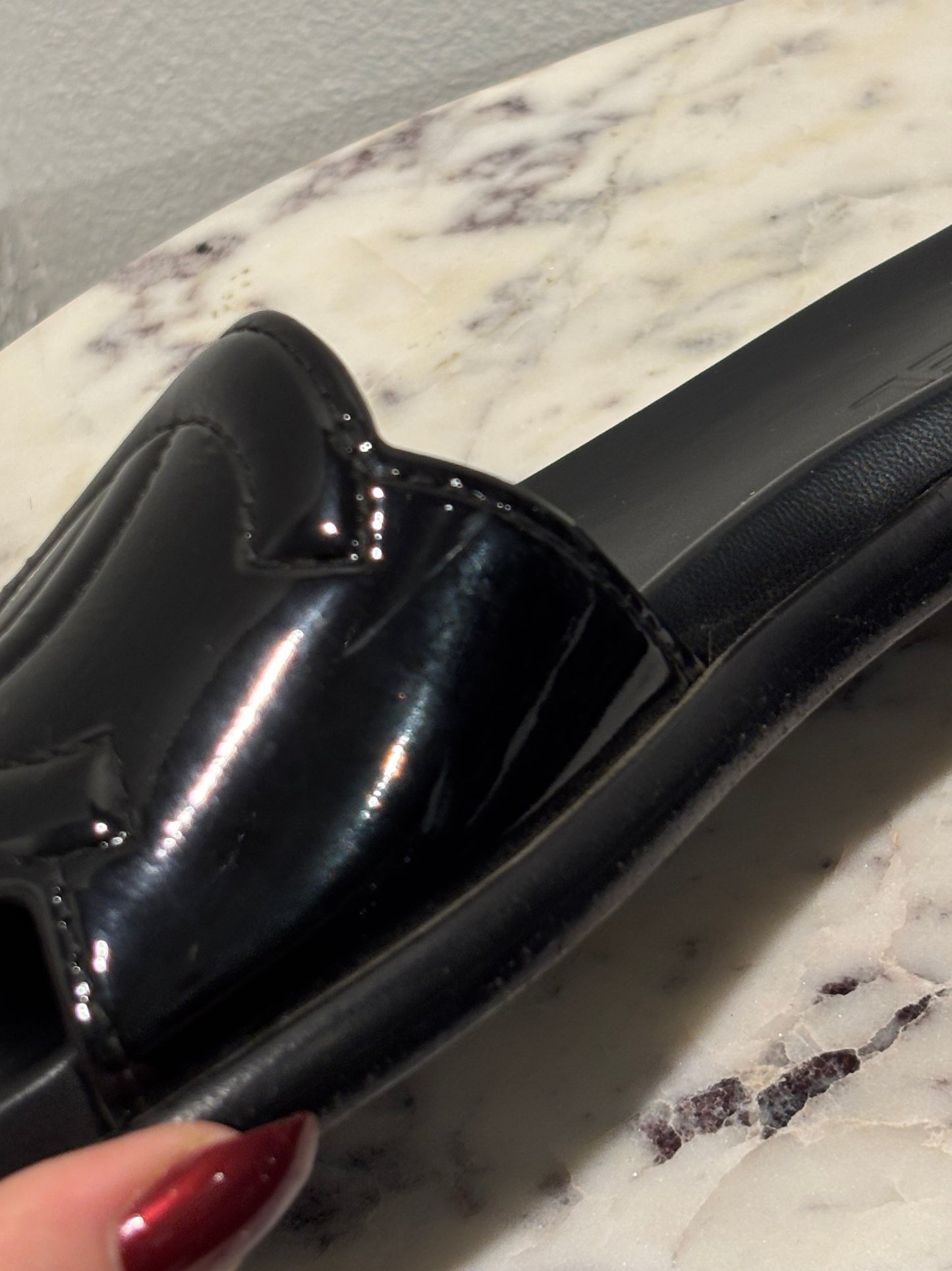 Chanel Sandals - CC Slide Sandals in Black Patent Leather - 38C