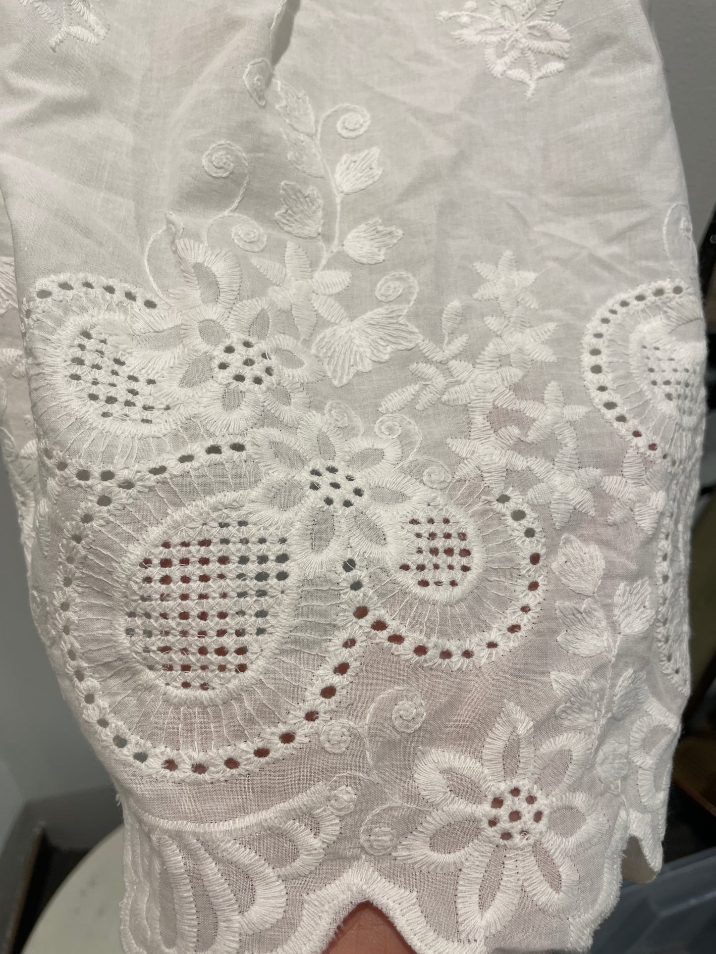 Cozy by Julie Z - Top w. White Broderie Laces - S - Medinas Wardrobe