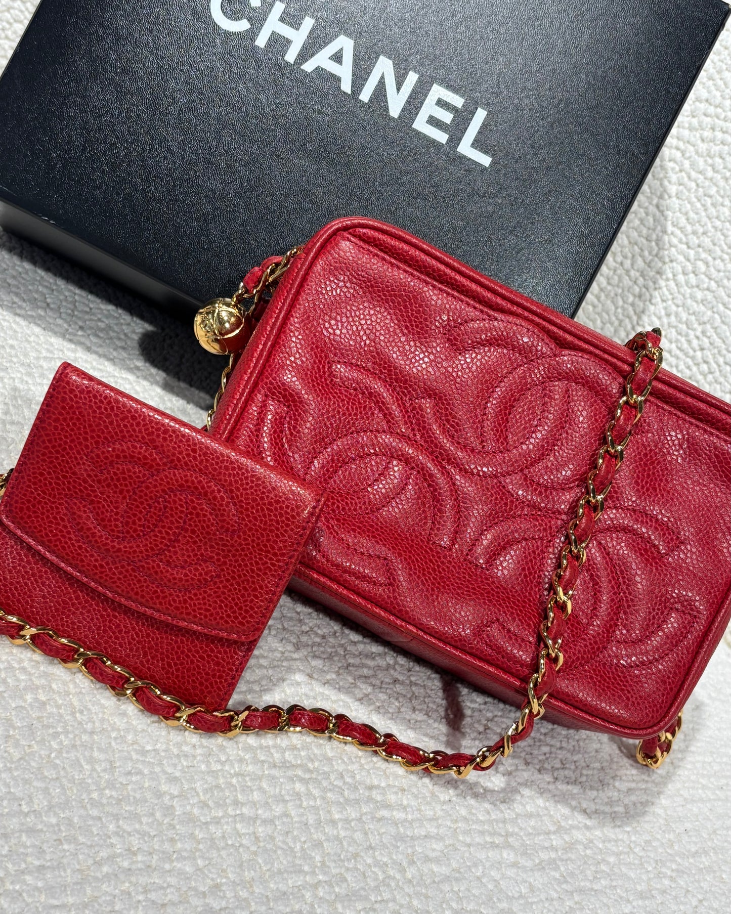Chanel Vintage Bag & Wallet - Red Caviar leather & Gold Tassel