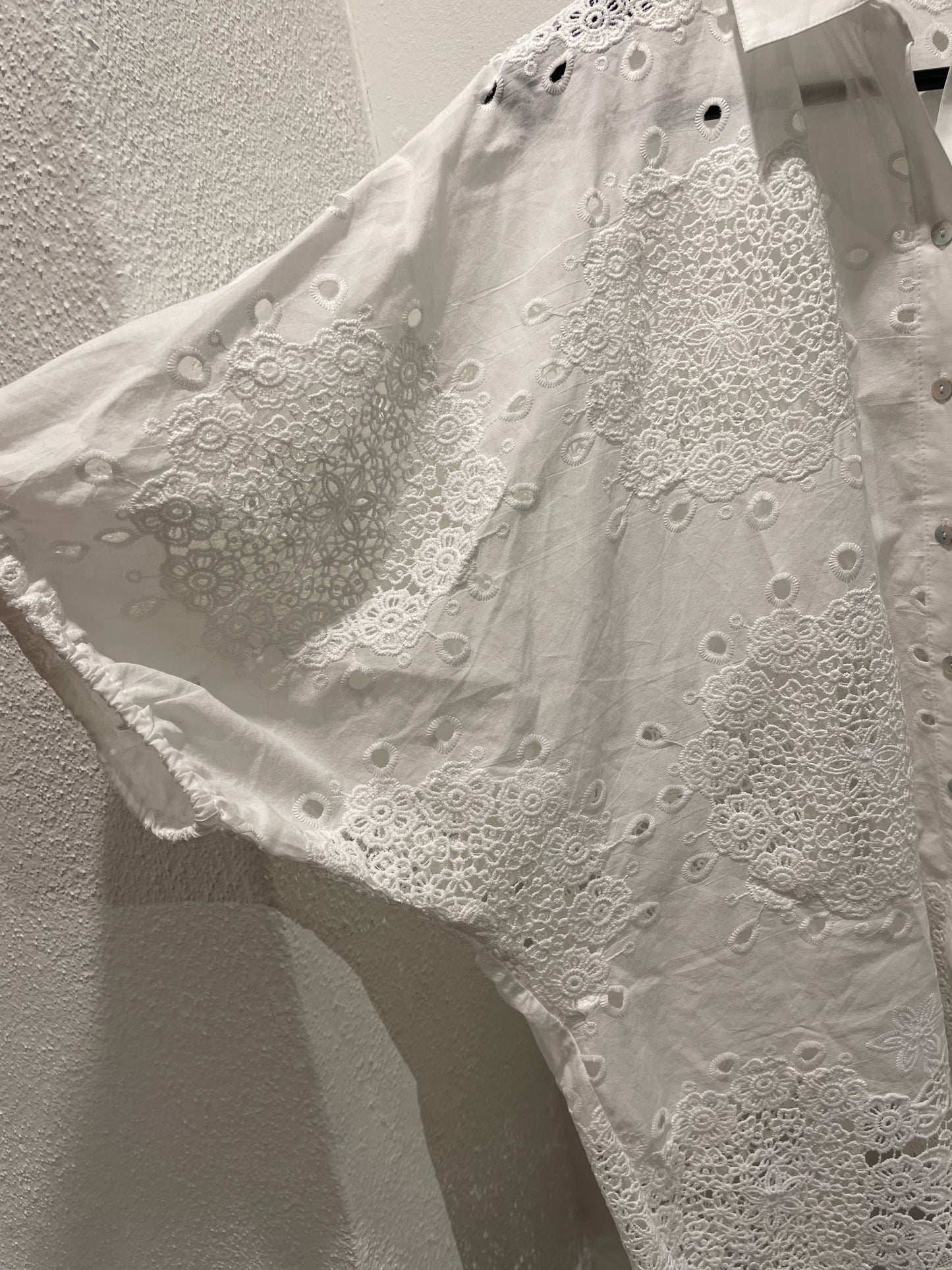 Valerie Khalfon Paris - White Lace Shirt - Medinas Wardrobe - EU38